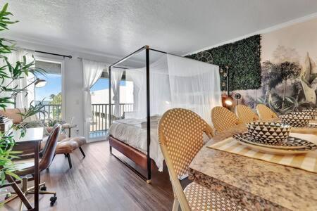 The Hemingway Subtropical Luxury On The Bay Holiday home