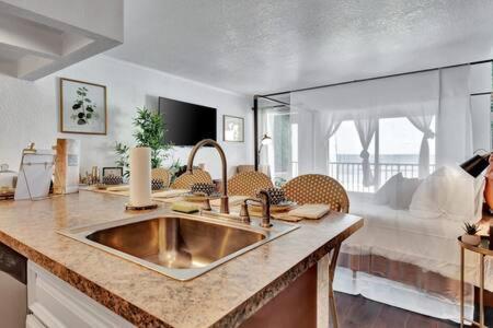 Holiday home The Hemingway Subtropical Luxury On The Bay *