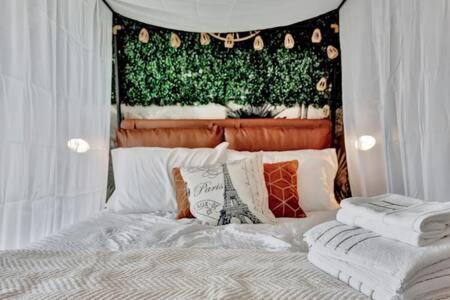 The Hemingway Subtropical Luxury On The Bay Tampa