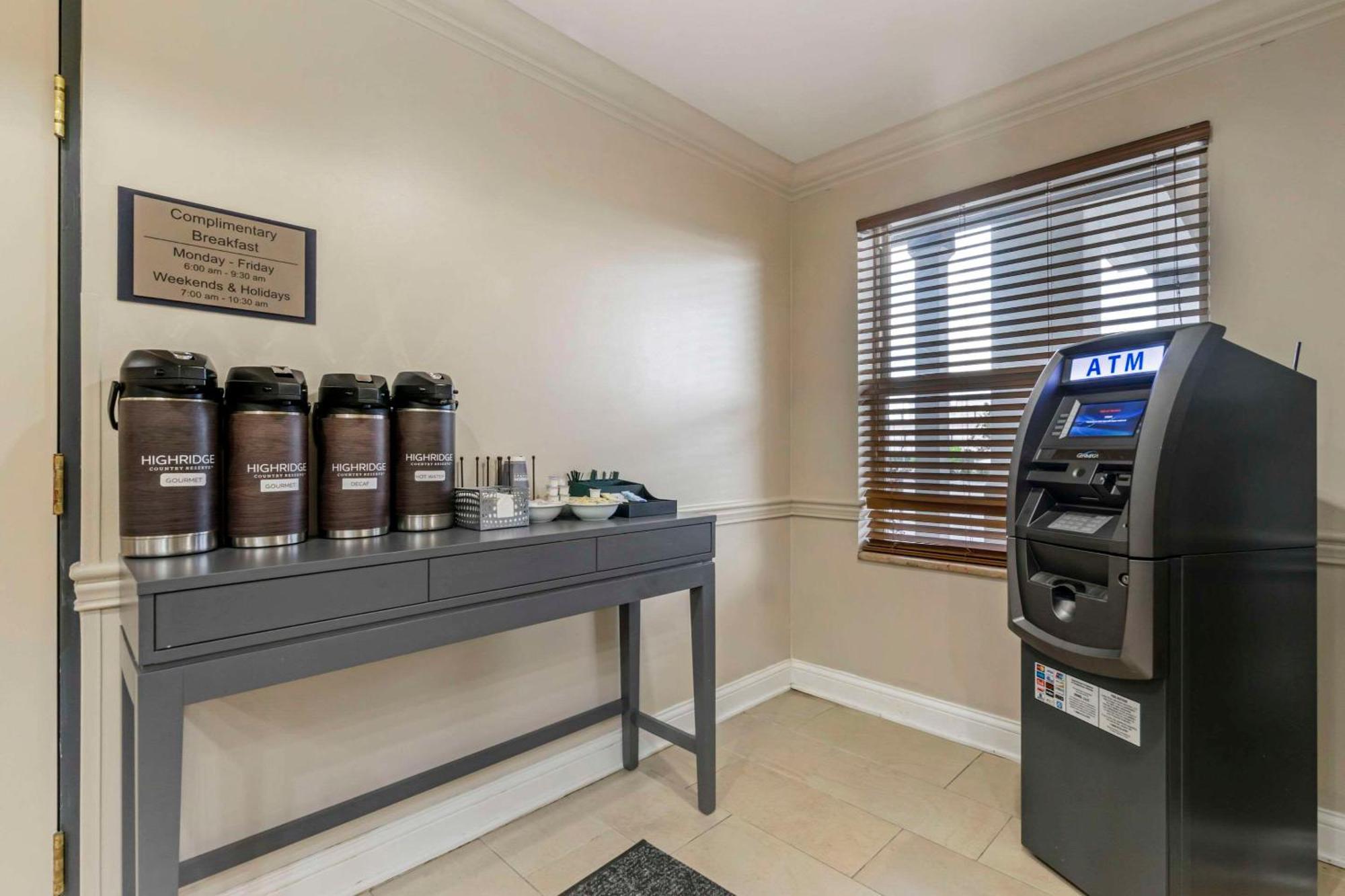 Country & By Radisson, Airport North, Fl 3* Tampa