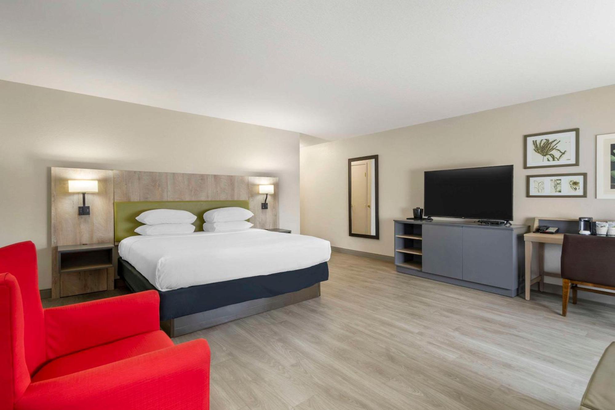 Country & By Radisson, Airport North, Fl 3*