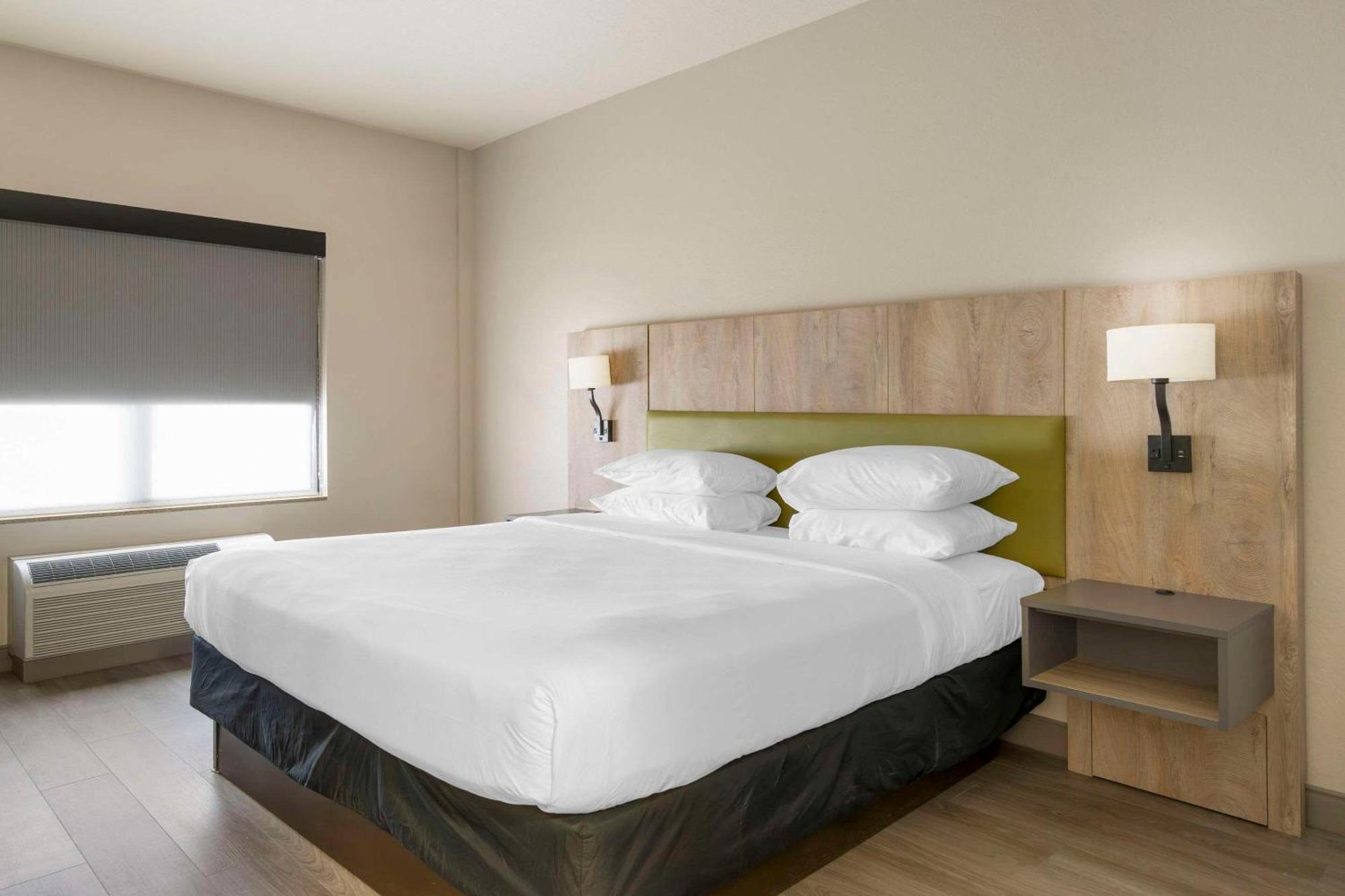 Country & By Radisson, Airport North, Fl Hotel 3*
