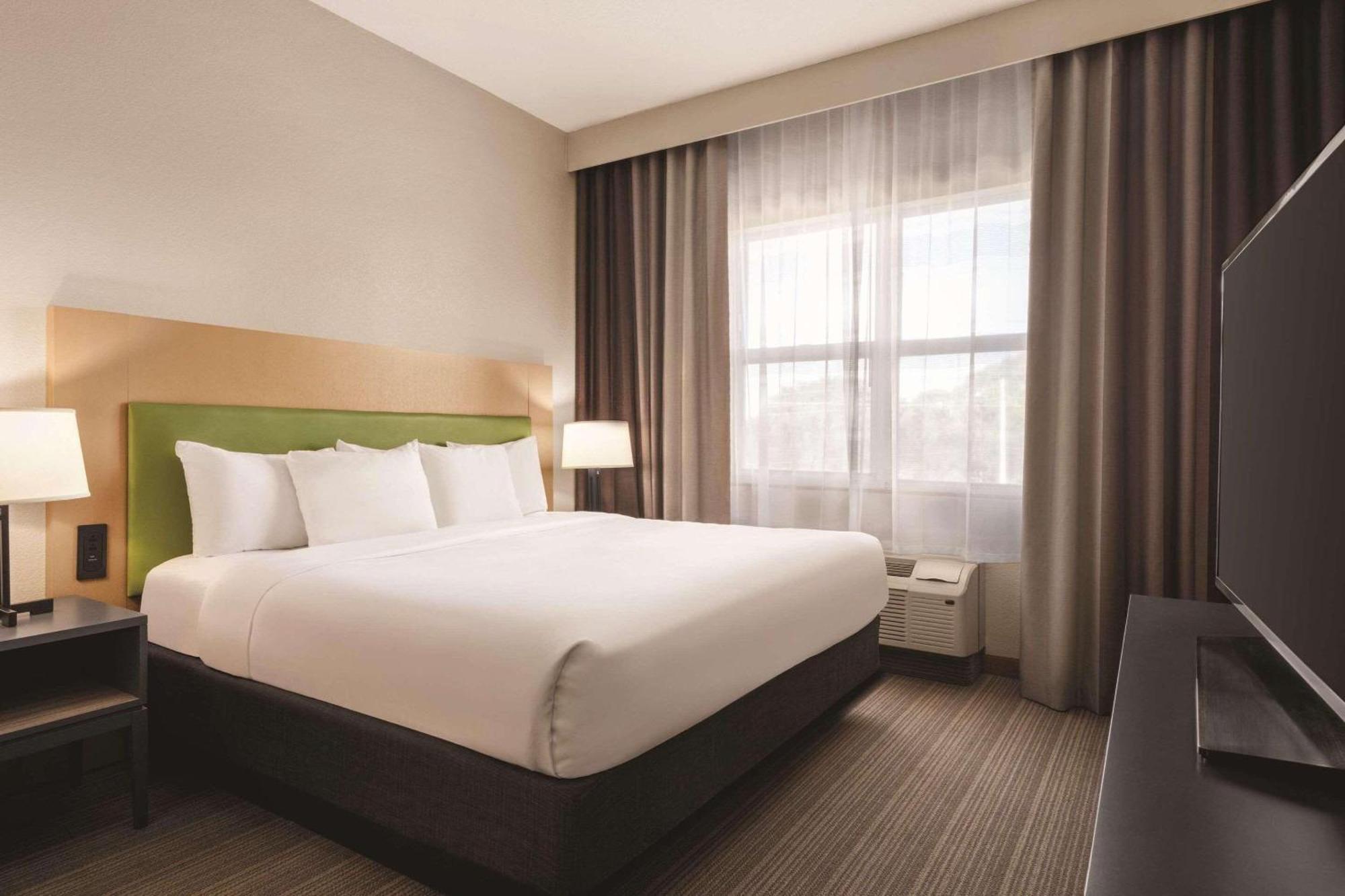 Country & By Radisson, Bradenton-lakewood-ranch, Fl 3*