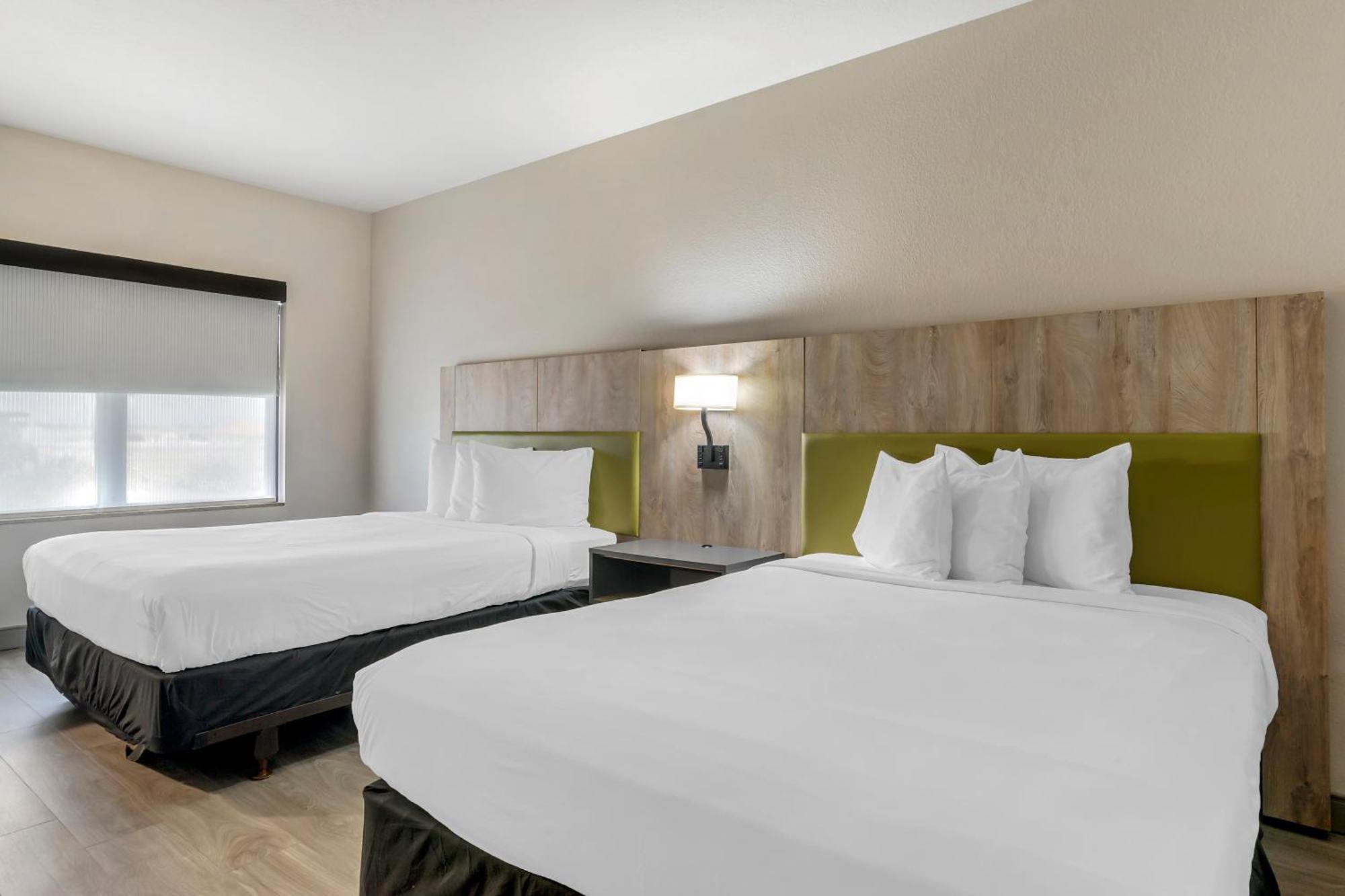Country & By Radisson, Airport North, Fl Hotel
