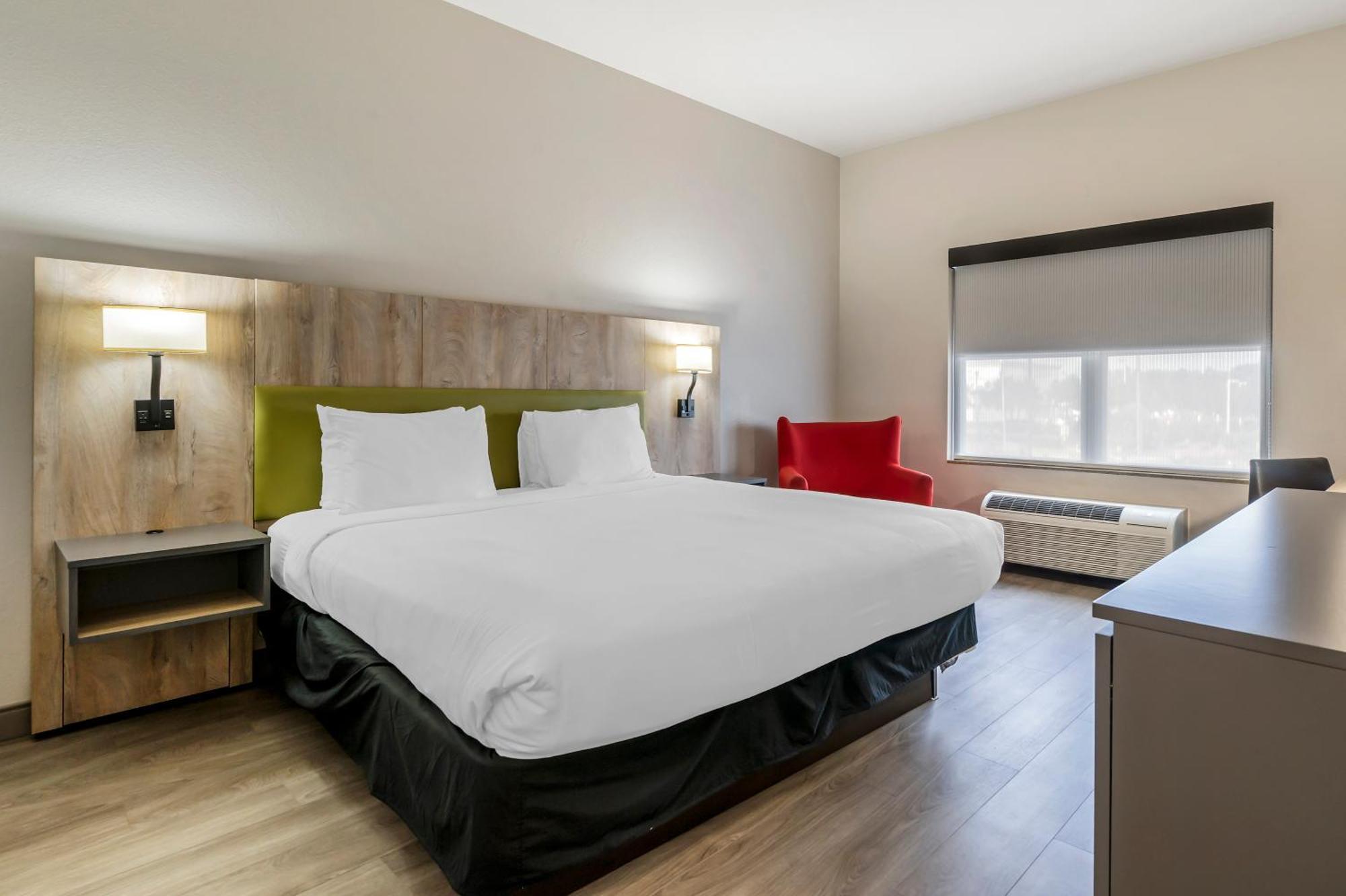 Hotel Country & By Radisson, Airport North, Fl 3*
