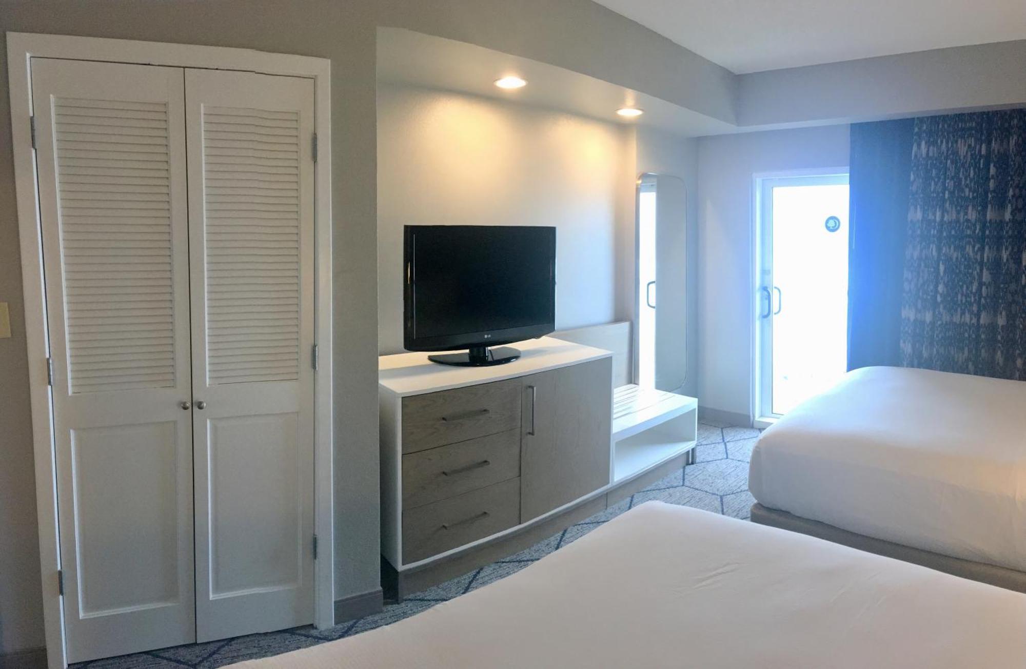 Doubletree By Hilton Oceanfront 4*