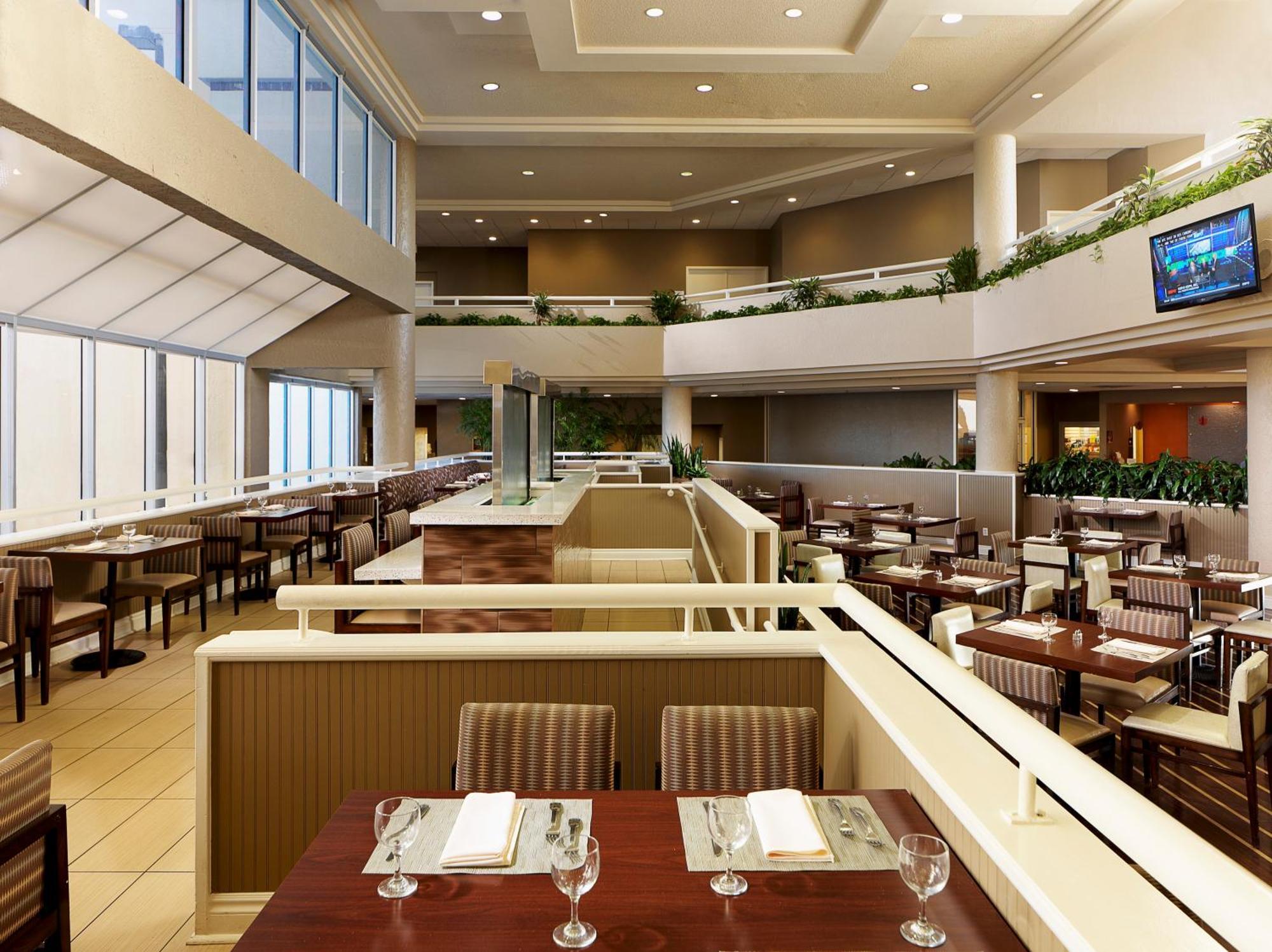 Hotel Doubletree By Hilton Oceanfront 4*