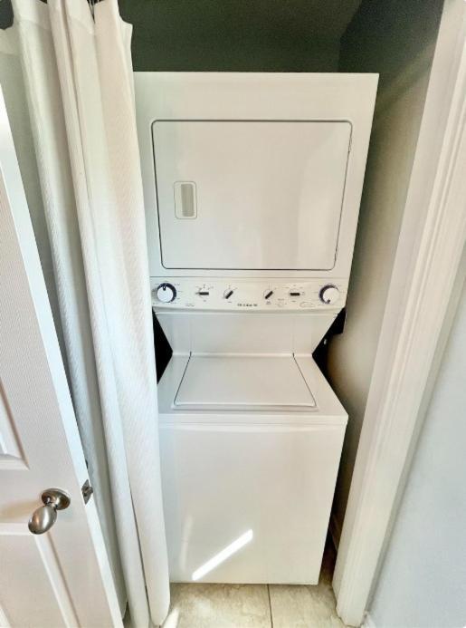 Innerarity Townhomes Unit 16064 *