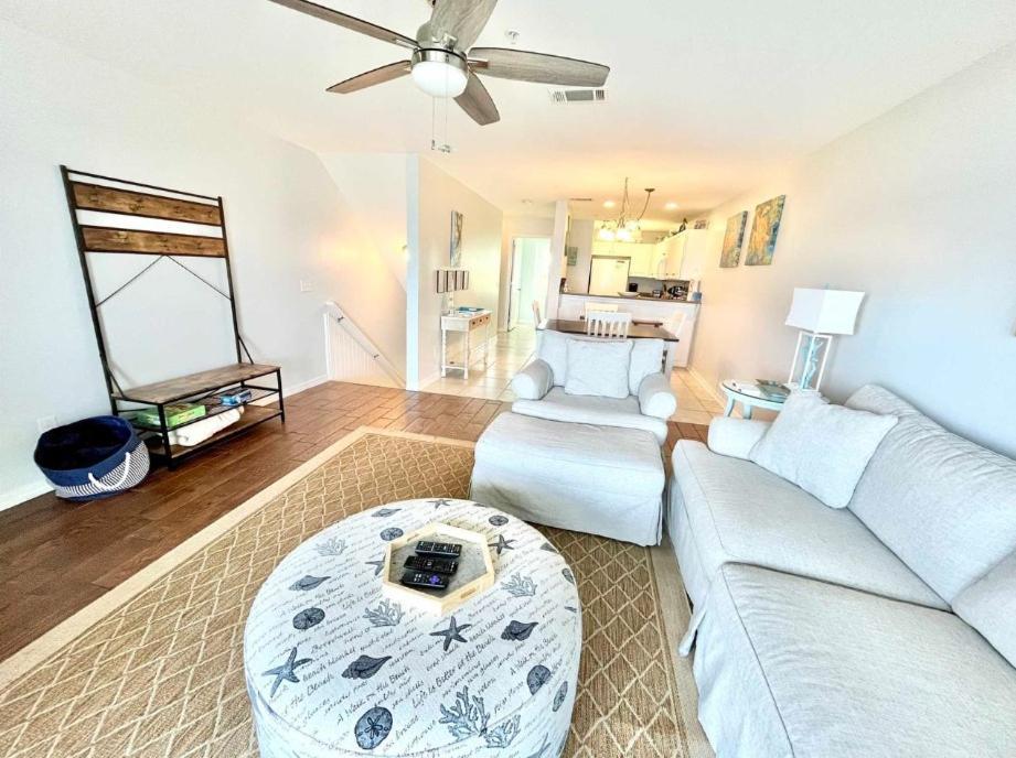 Innerarity Townhomes Unit 16064 Holiday home