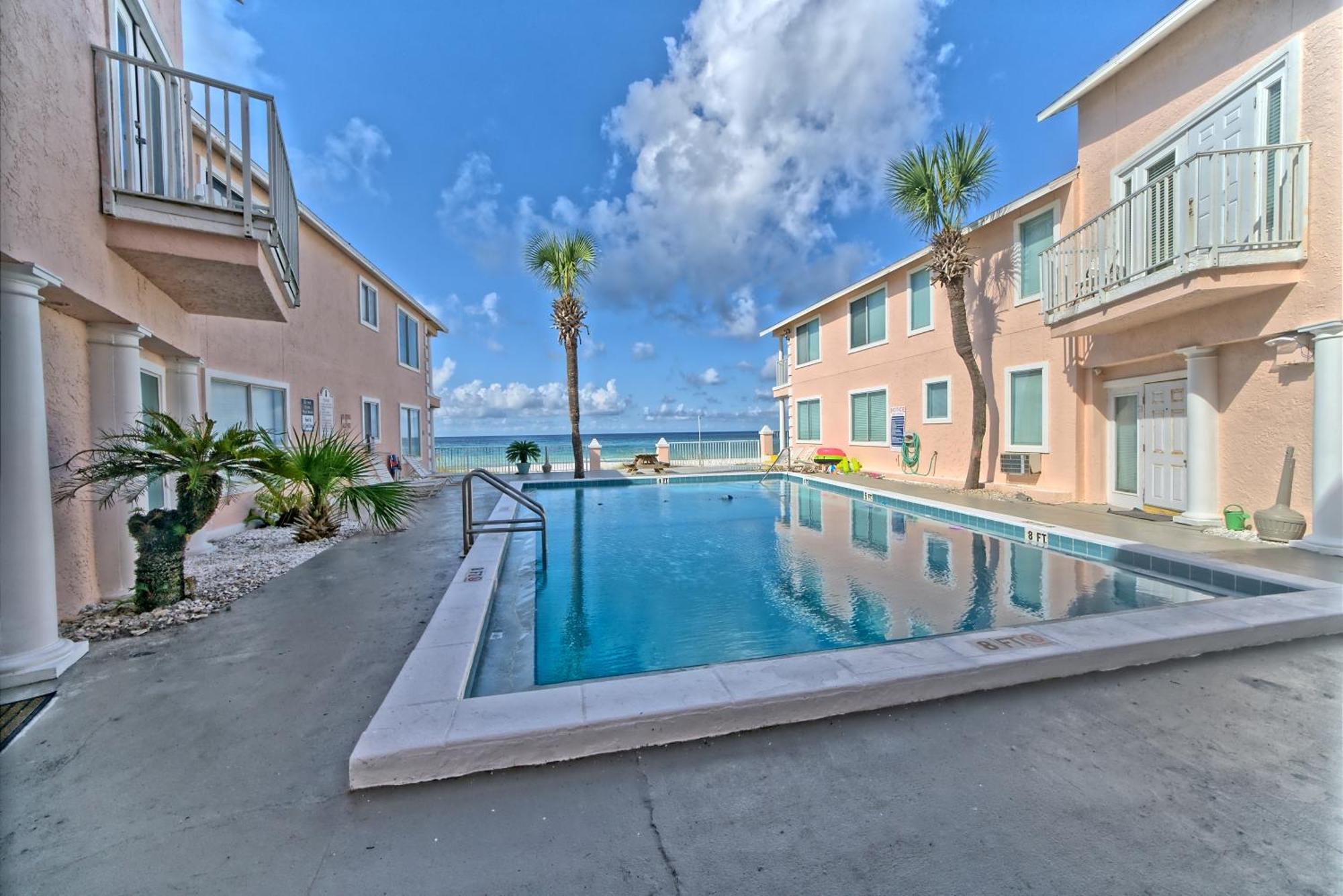 Aparthotel Pineapple Laguna Beach