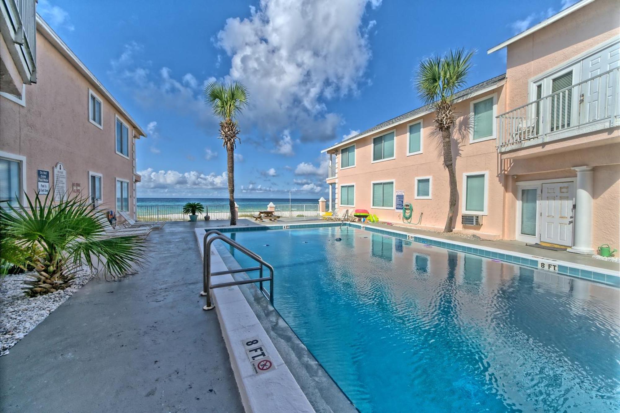 Pineapple Aparthotel 3*