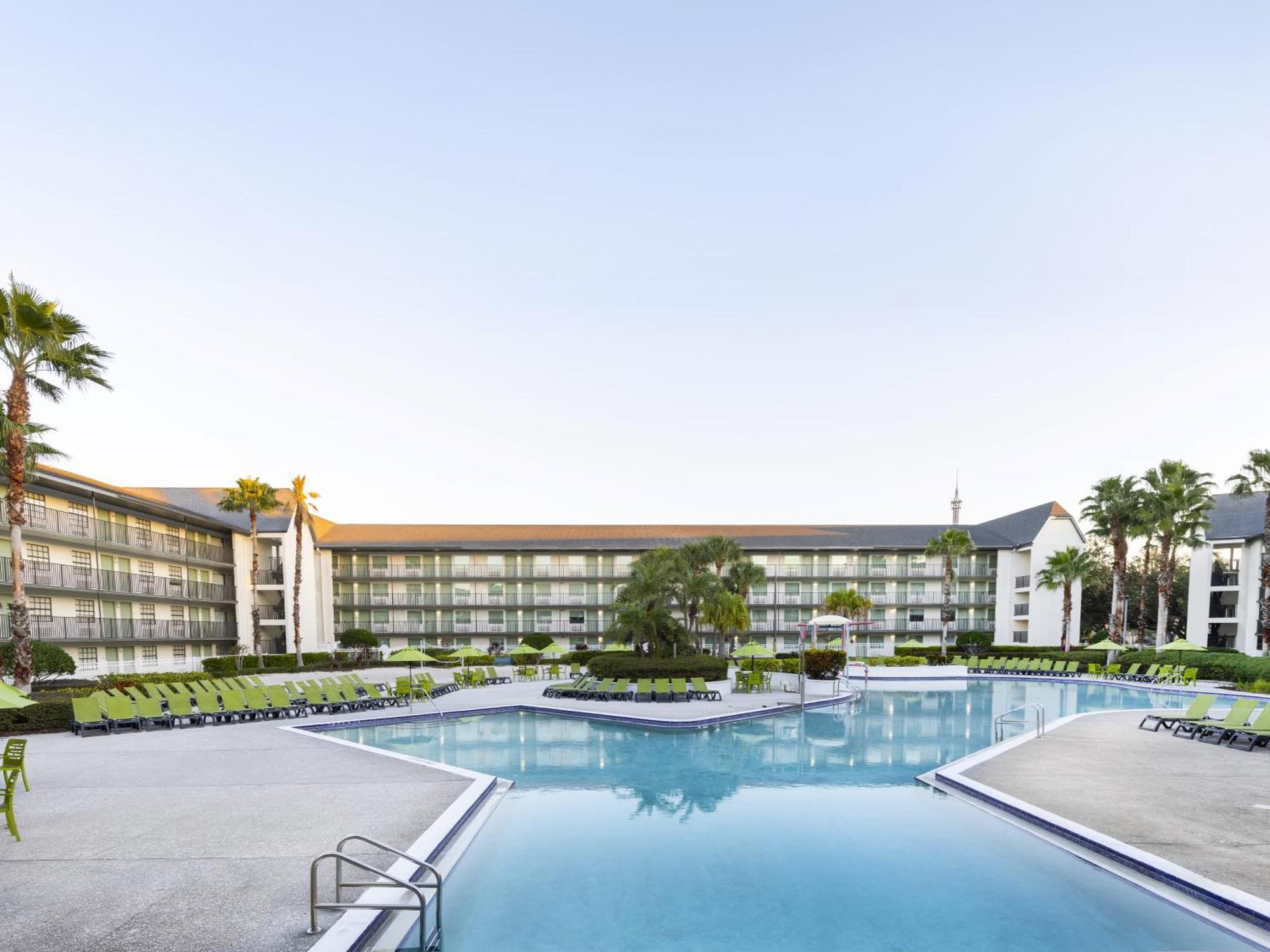 Avanti International 3*