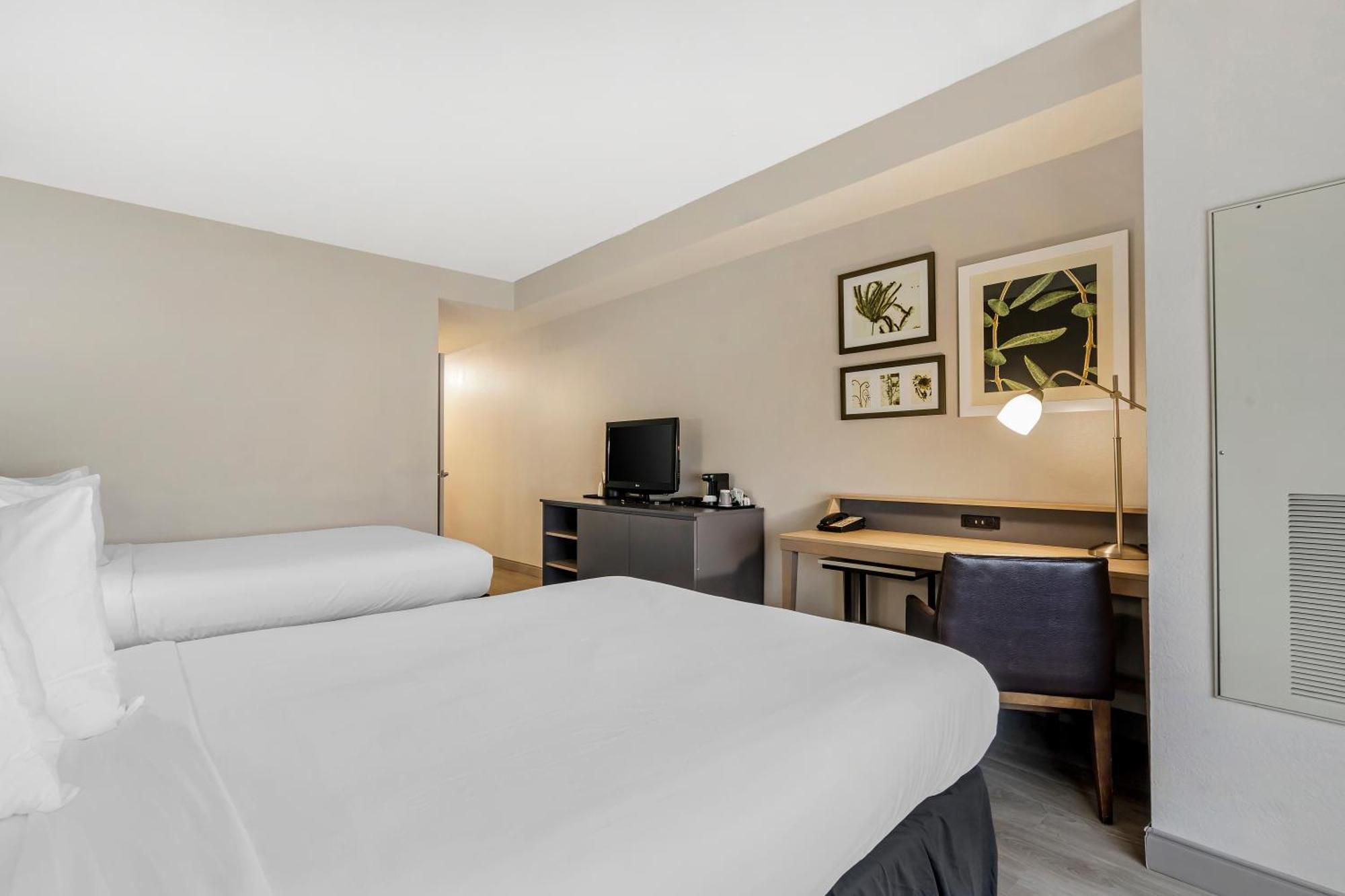 Country & By Radisson, Airport North, Fl 3*