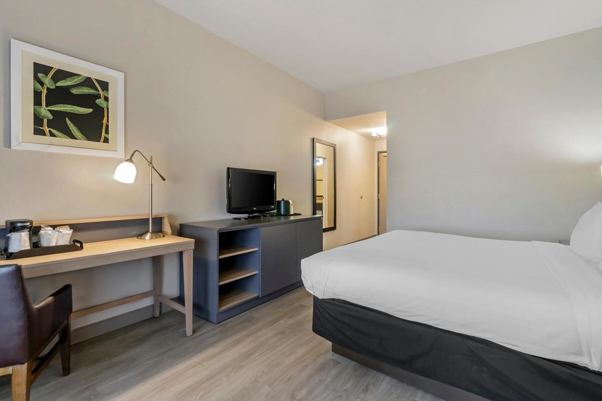 Country & By Radisson, Airport North, Fl Hotel