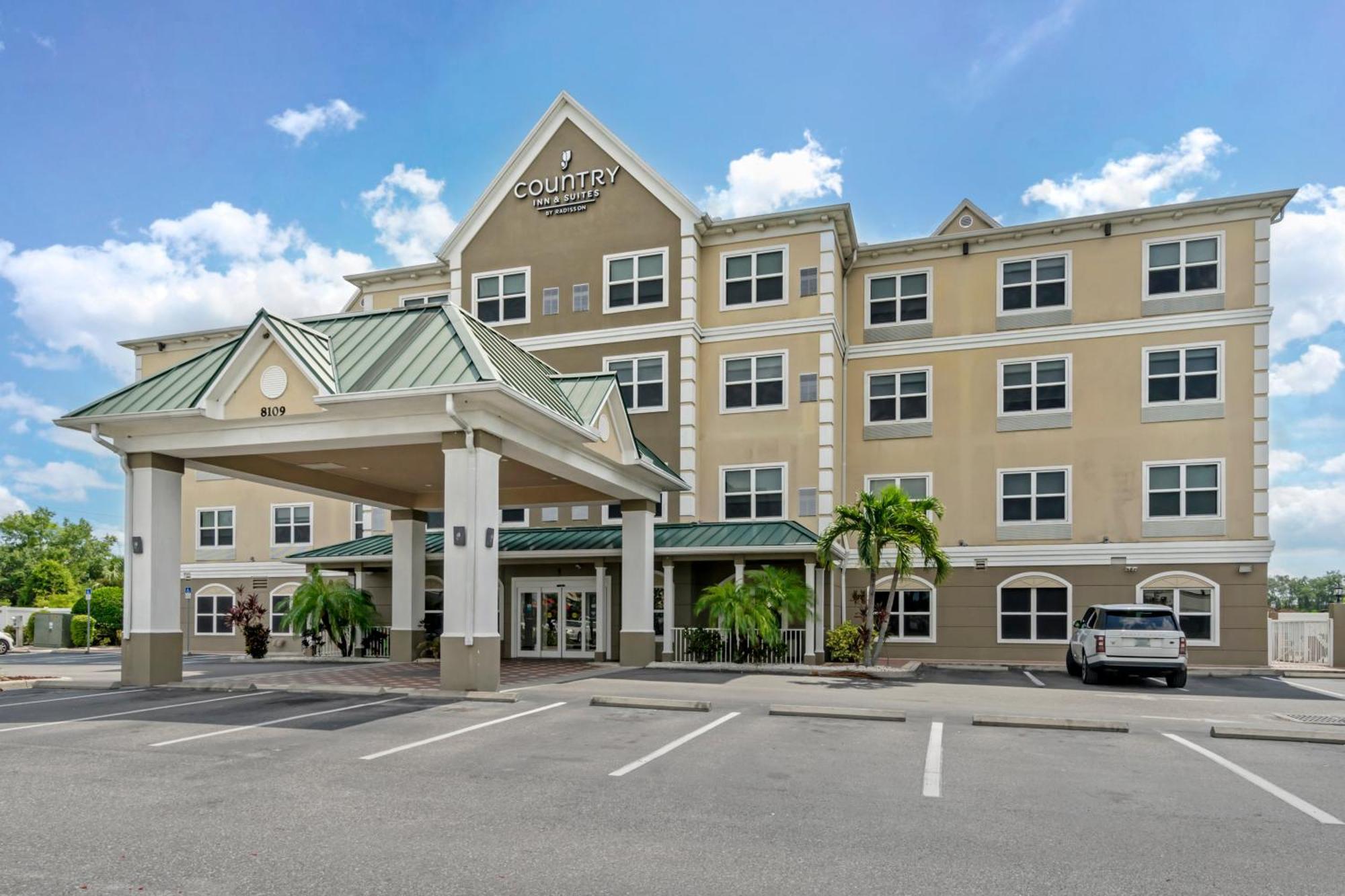 Country & By Radisson, Airport North, Fl 3*