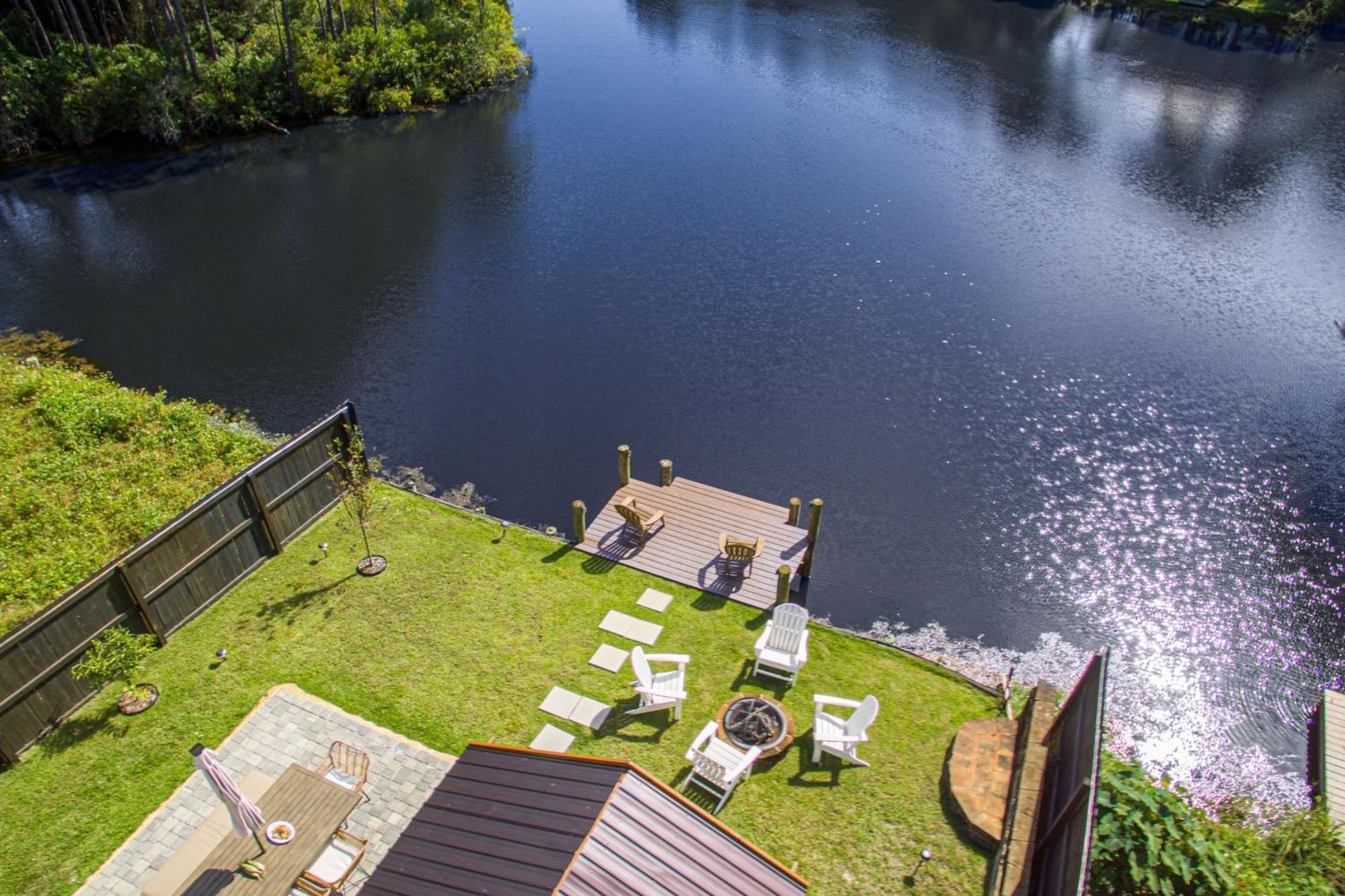 Edgewater By Avantstay Gorgeous Character Lakefront W Private Dock Destin