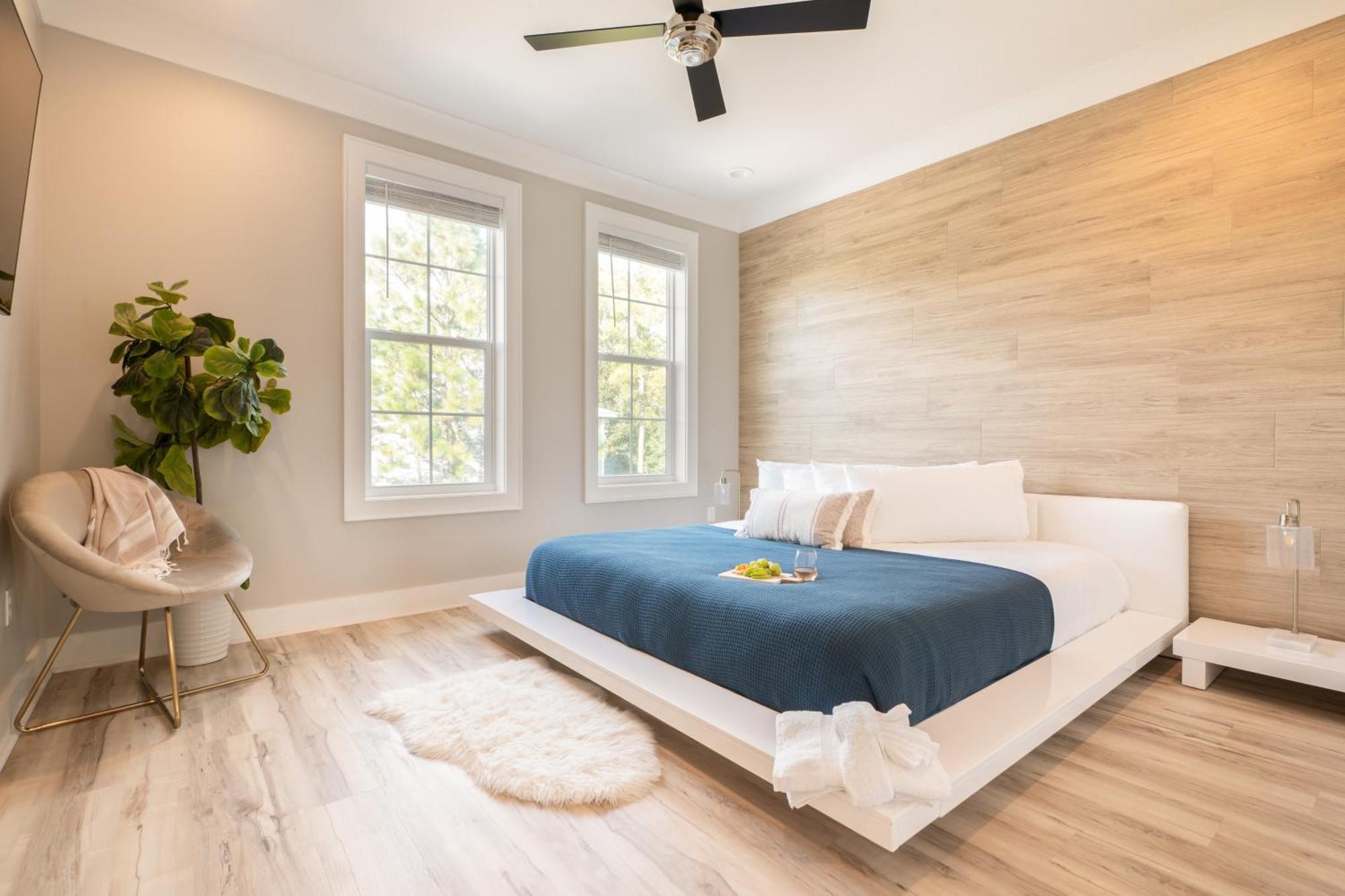 Edgewater By Avantstay Gorgeous Character Lakefront W Private Dock Holiday home Destin