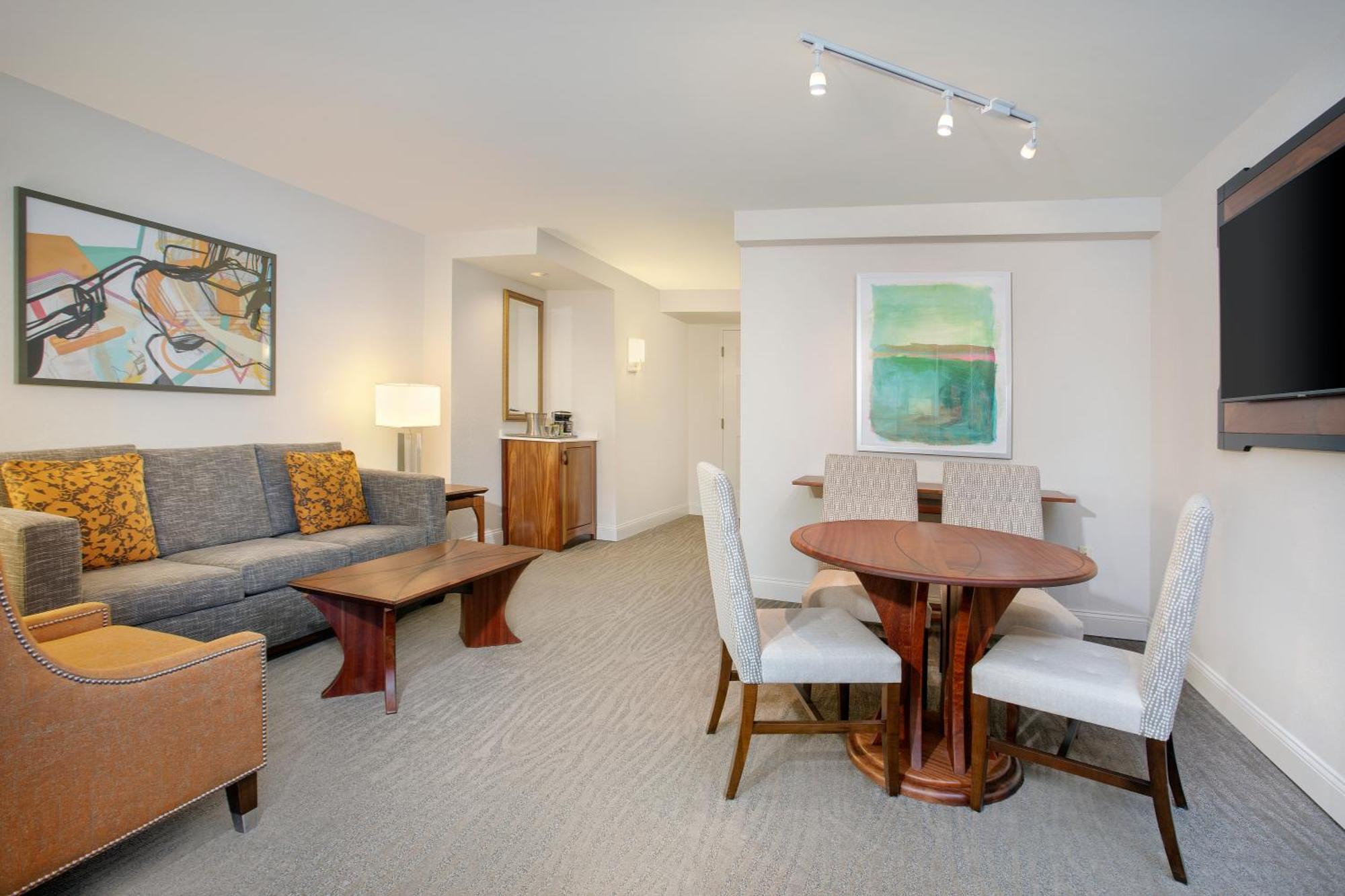 Hilton Hotel 4*