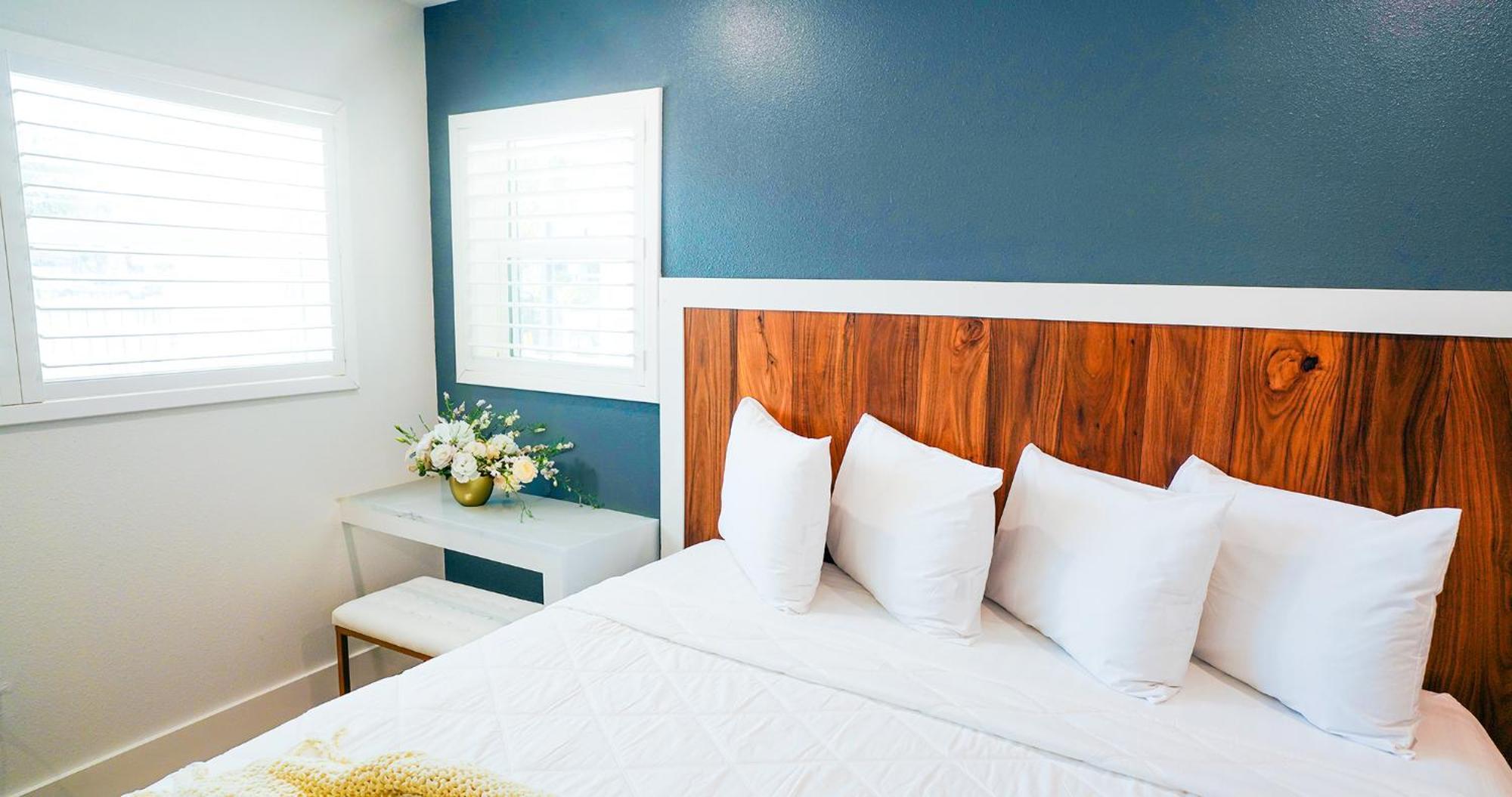 Ivory Sands Beach Suites Motel