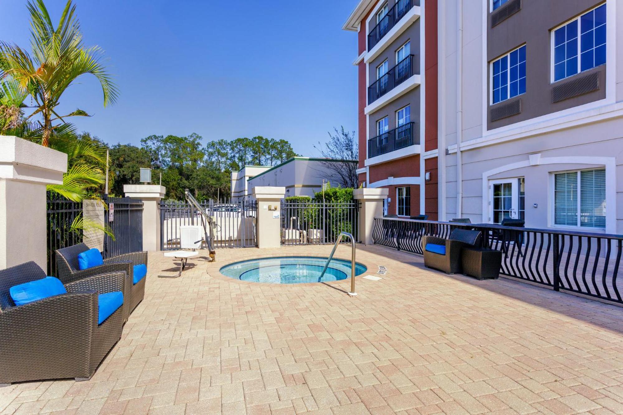 Express Tampa North Telecom Park By Ihg