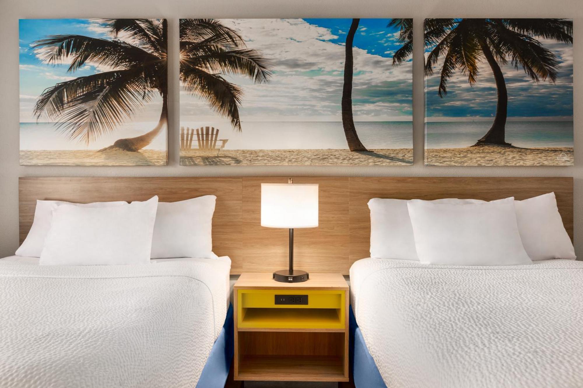 Days By Wyndham Miami Airport North Hotel 2*