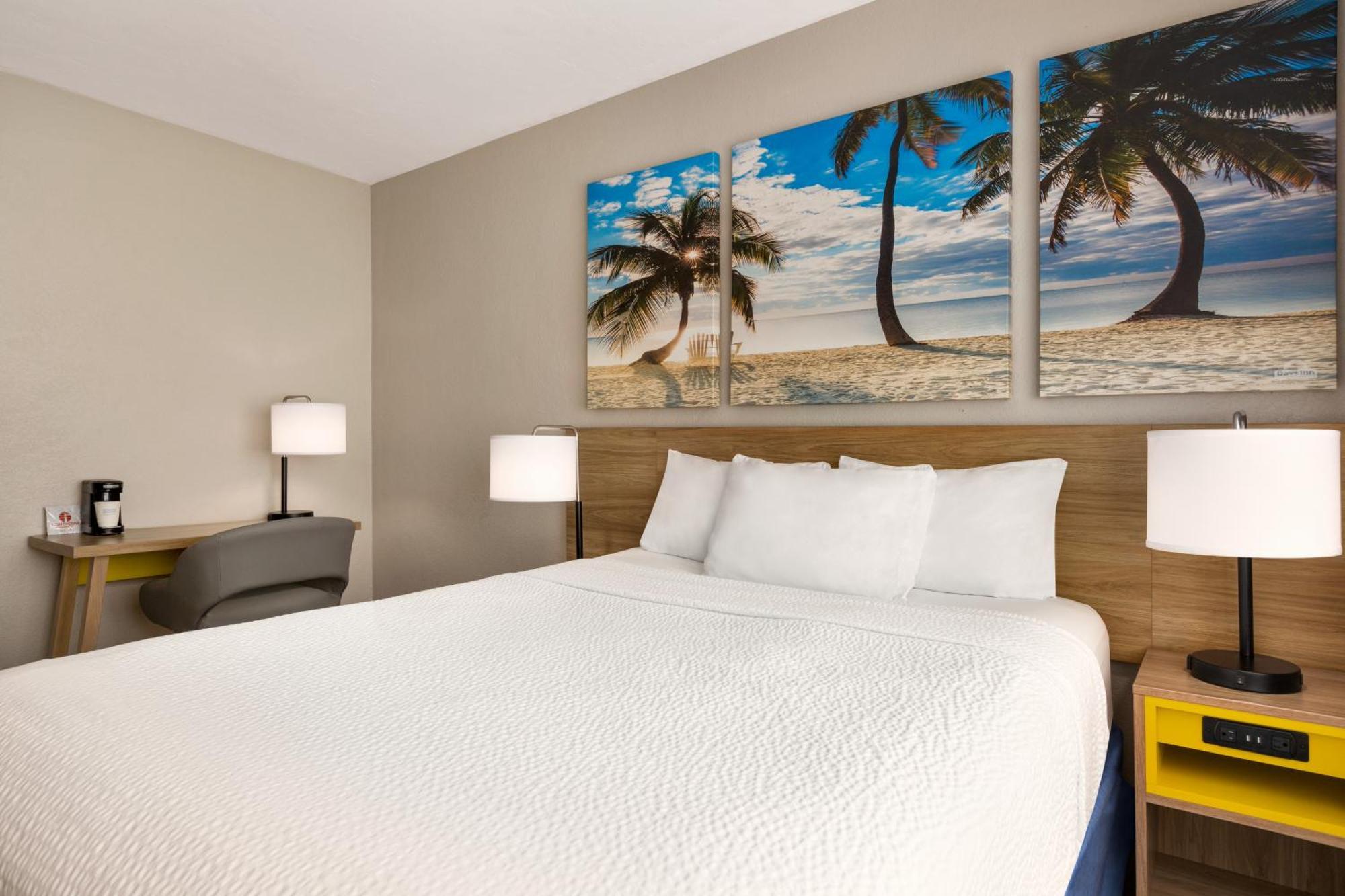 Days By Wyndham Miami Airport North