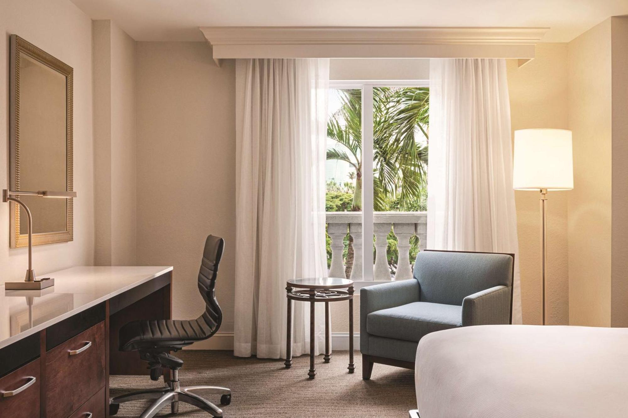Hilton Hotel Naples