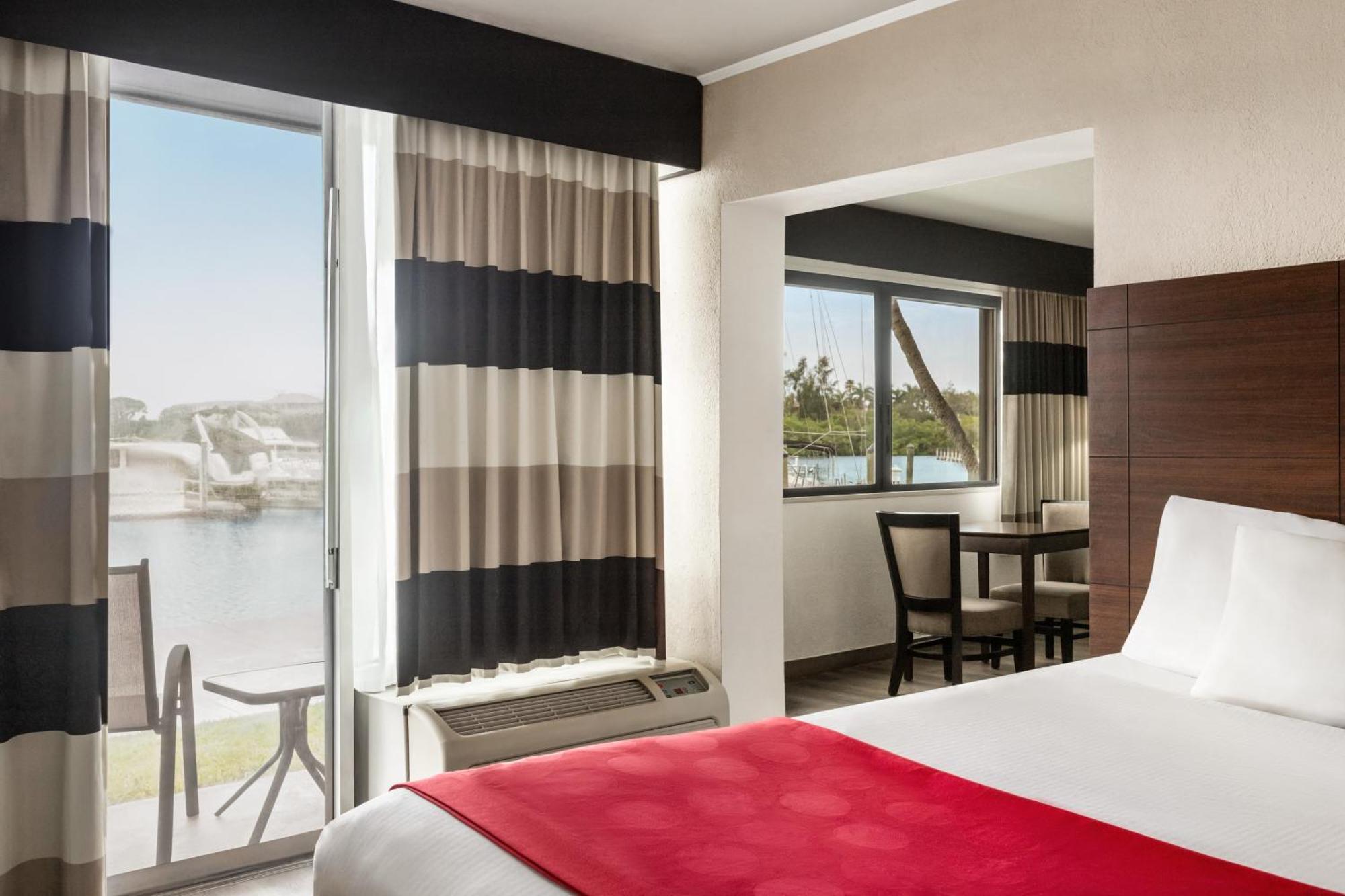 Ramada By Wyndham Waterfront 2* Sarasota