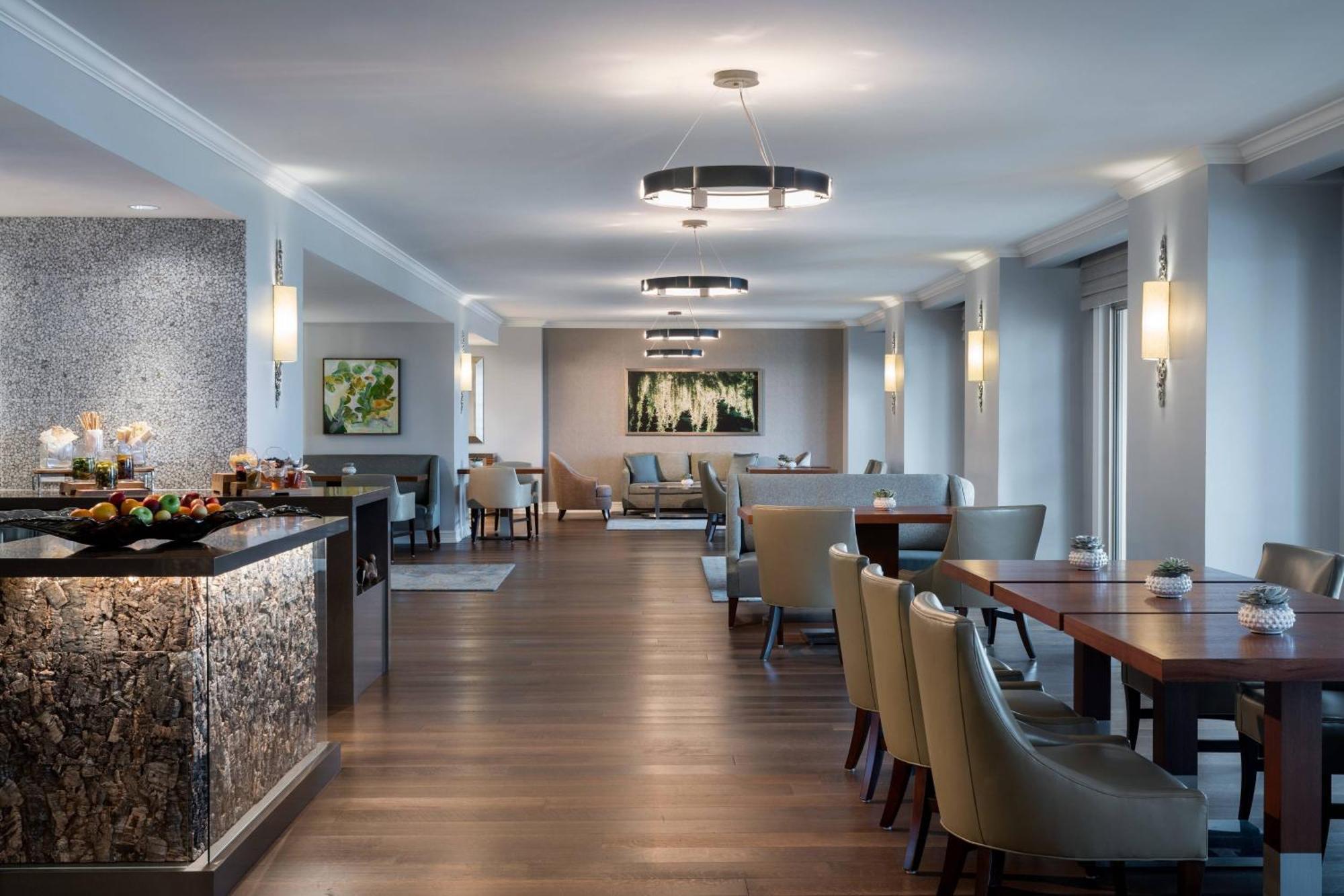 The Ritz-carlton, Hotel