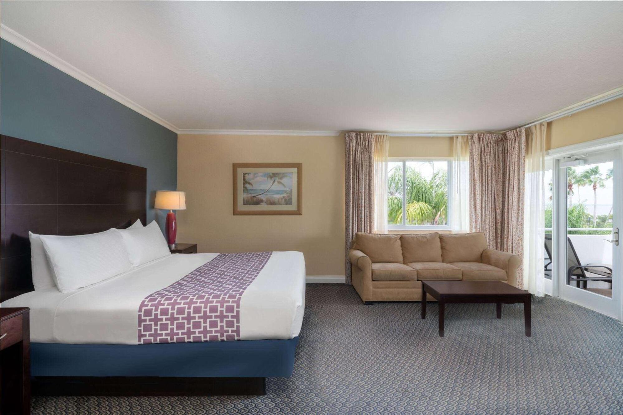 Resort & Trademark Collection By Wyndham Safety Harbor
