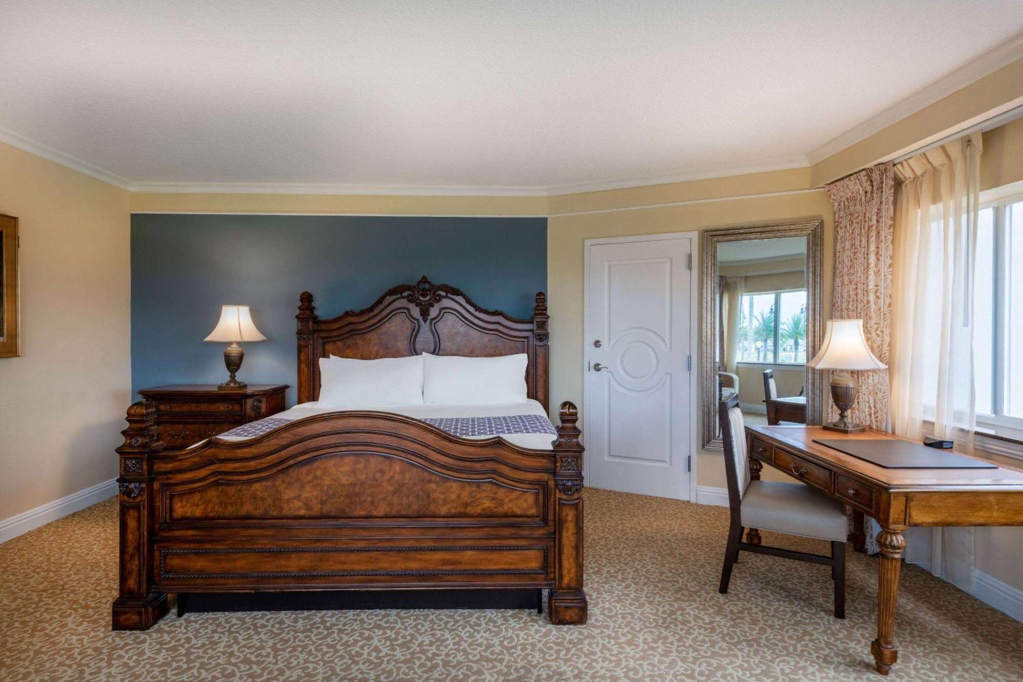 & Trademark Collection By Wyndham Resort Safety Harbor