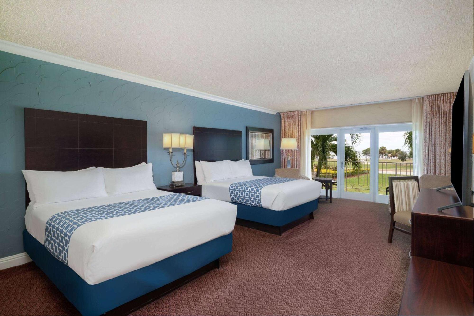 Resort & Trademark Collection By Wyndham Safety Harbor