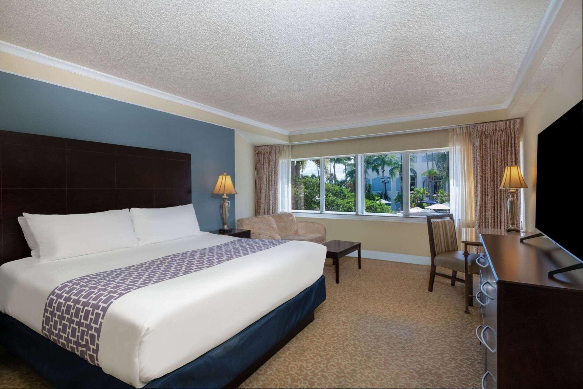 Resort & Trademark Collection By Wyndham Safety Harbor