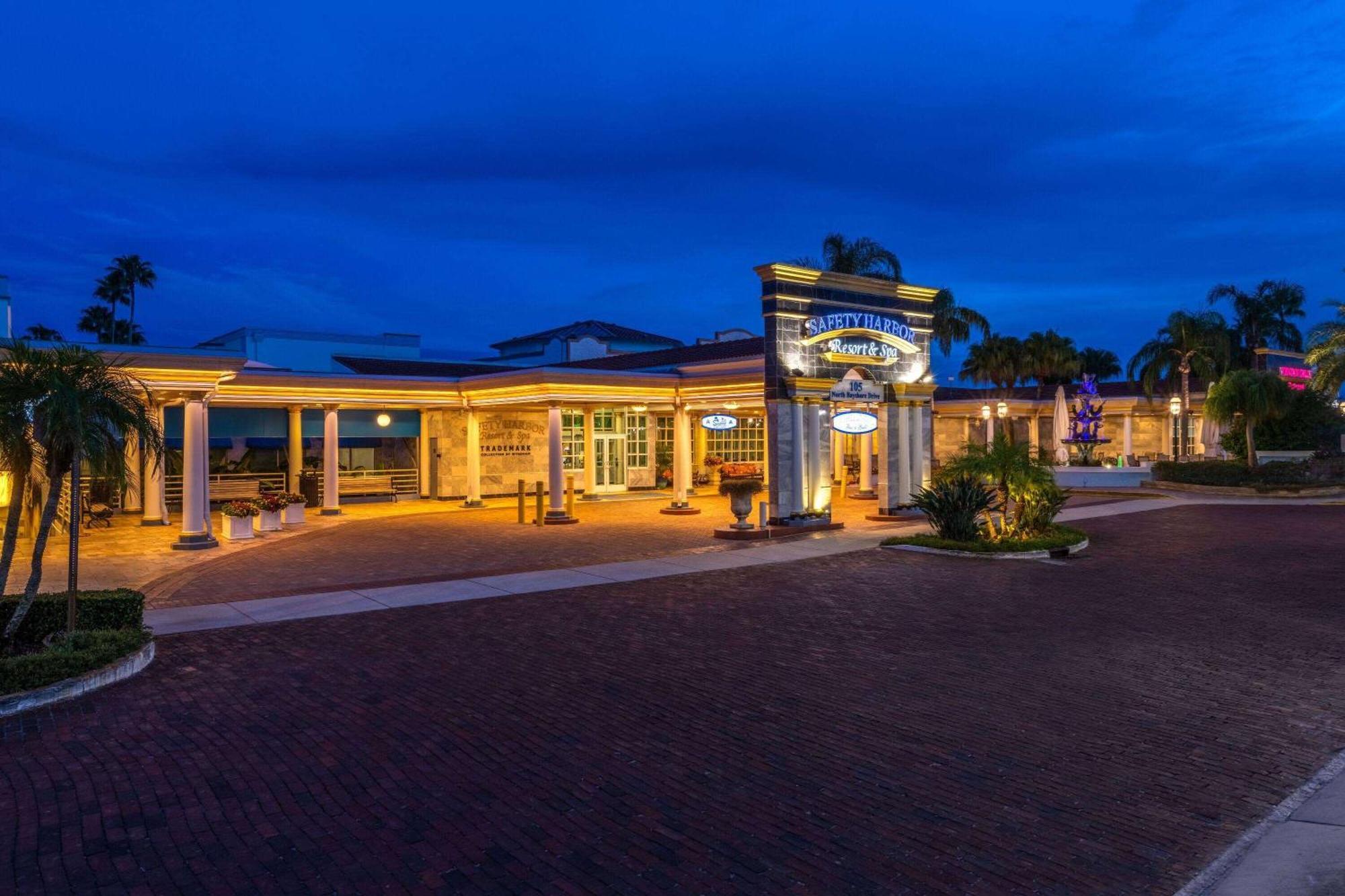 Resort & Trademark Collection By Wyndham Safety Harbor