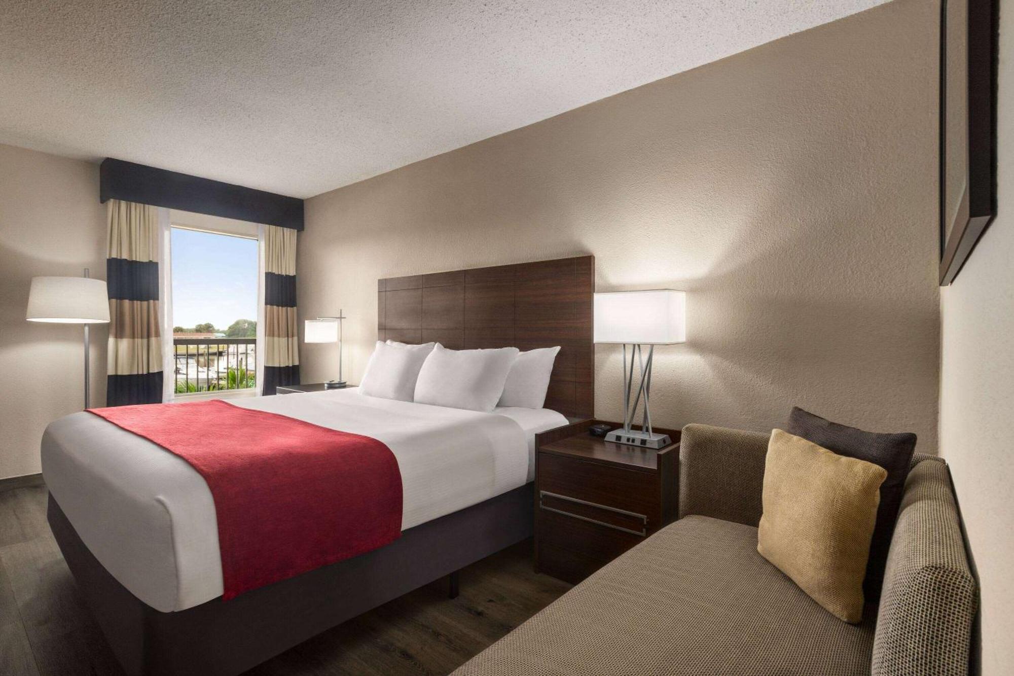 Ramada By Wyndham Waterfront Sarasota