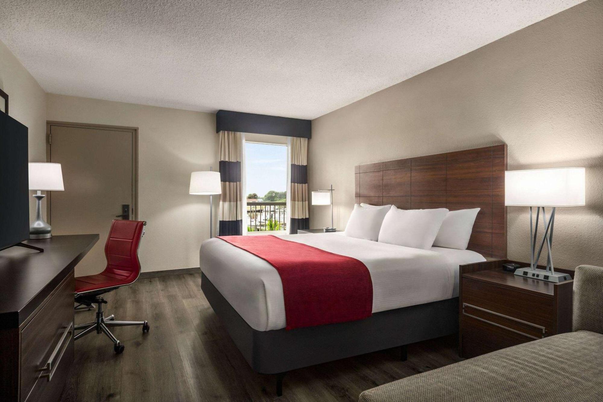 Ramada By Wyndham Waterfront Hotel Sarasota