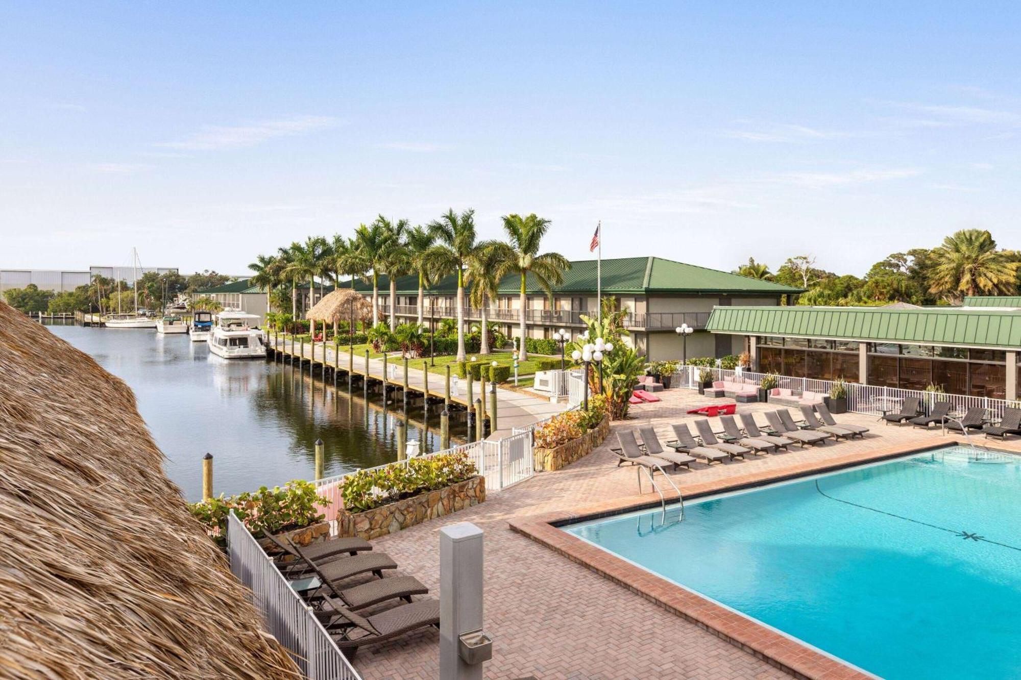 Hotel Ramada By Wyndham Waterfront Sarasota