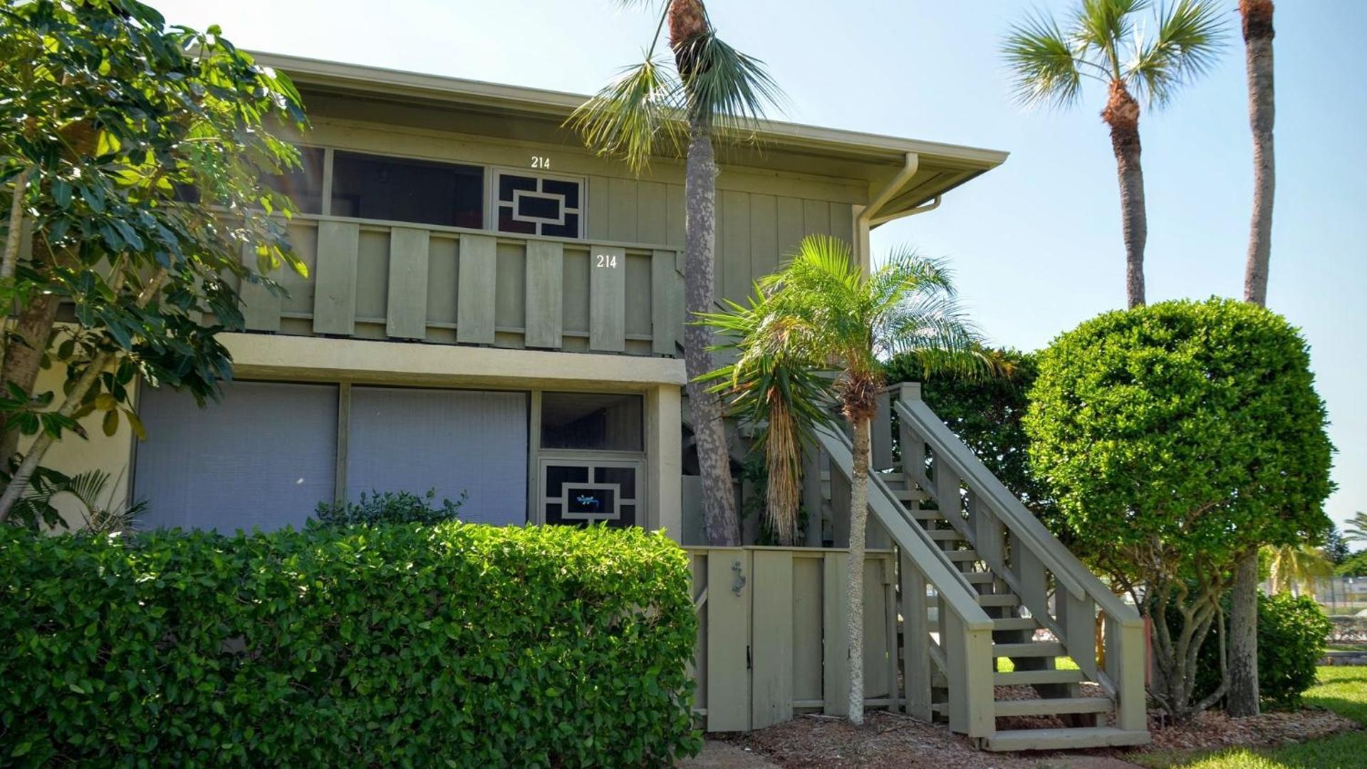 Apartment Westbay Point Moorings 214 *