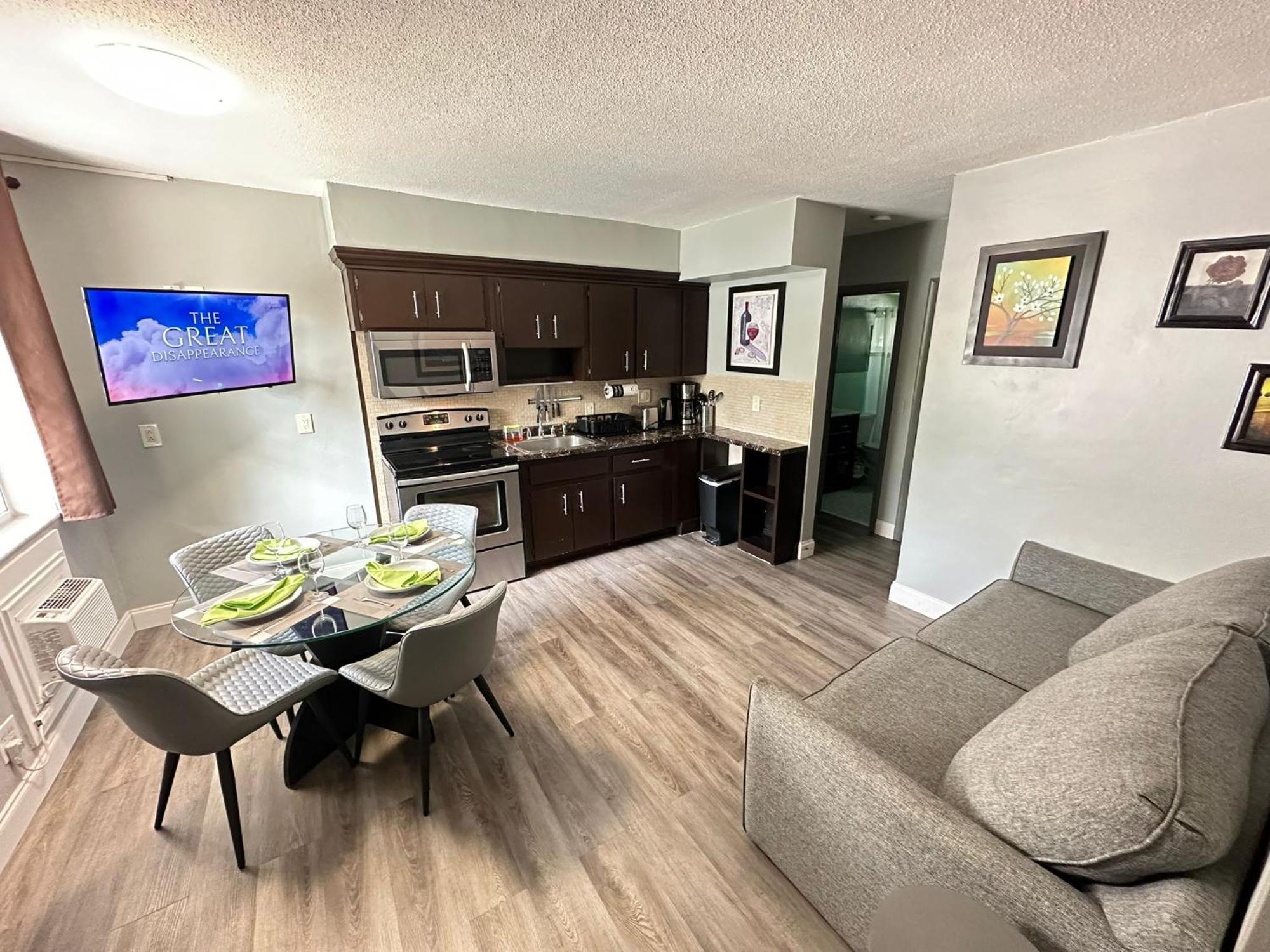 Sheridan Apartment *