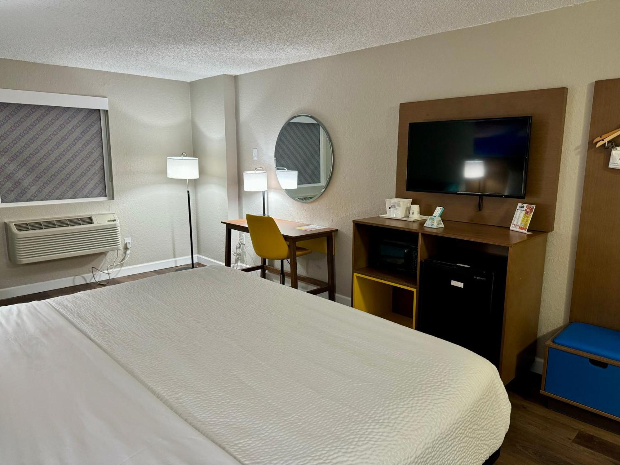 Hotel Days By Wyndham I-75 Sarasota