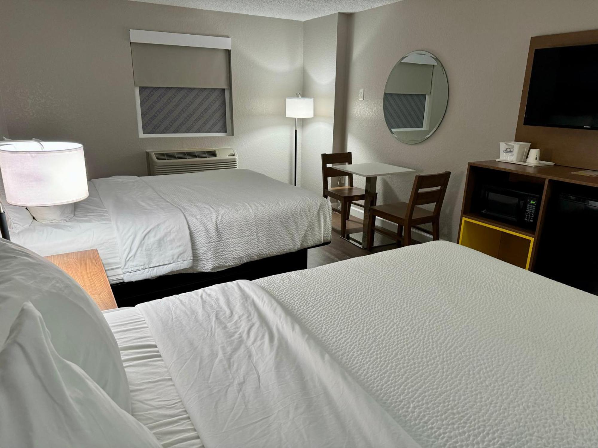 Hotel Days By Wyndham I-75 Sarasota