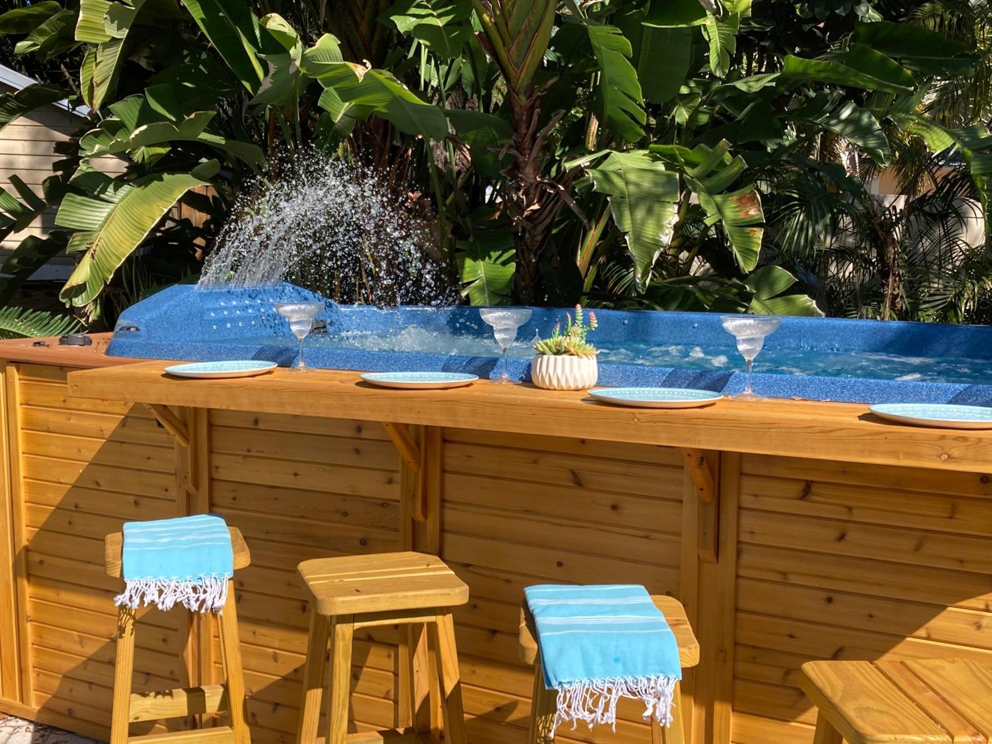 Hotel 3gulls Ozona-boutique Hotel-steps From Restaurants & Brewery-swimspa Pool-pet Friendly