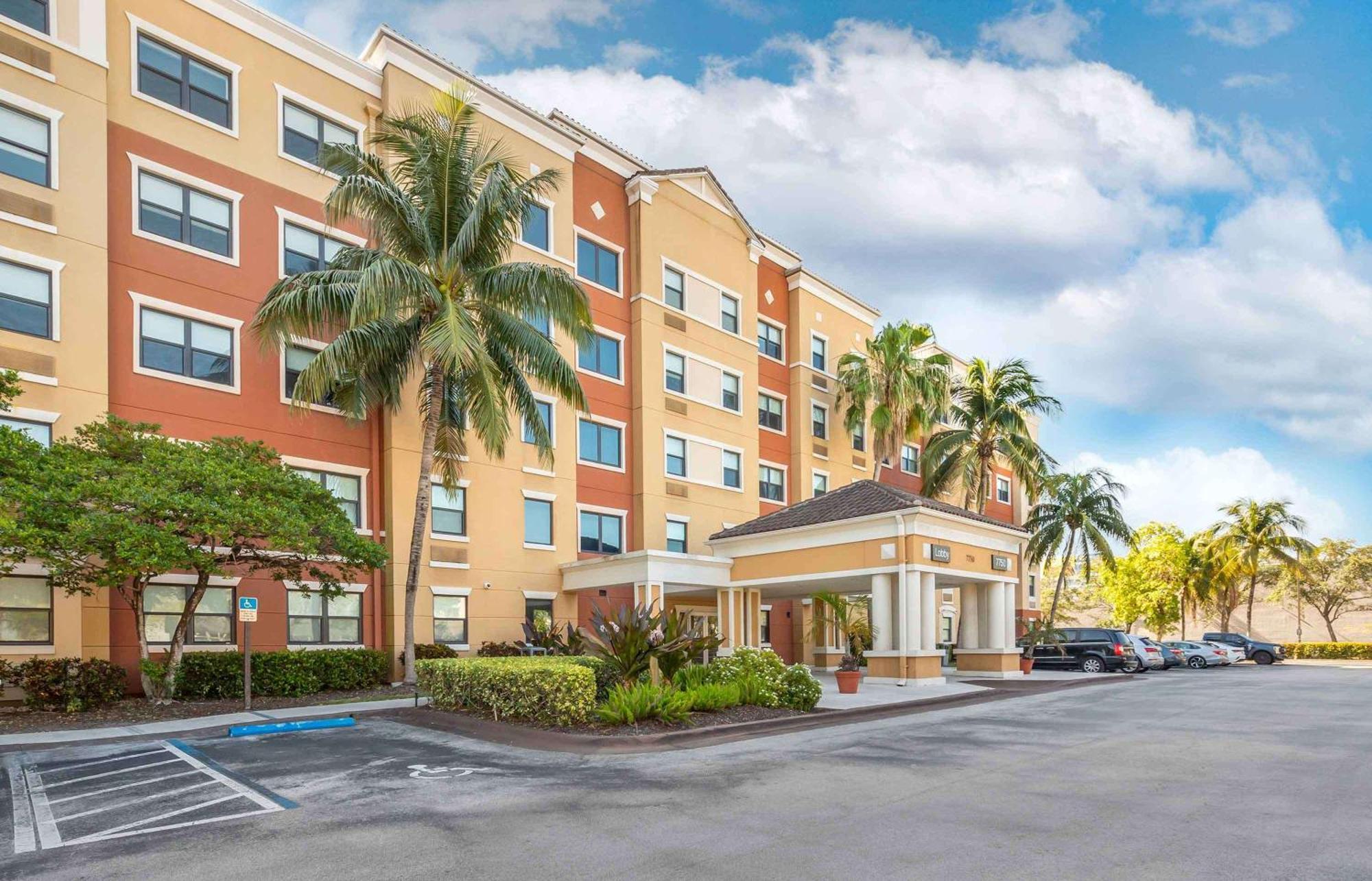 Extended America Premier - Miami - Airport - Doral - 25th Street Sweetwater