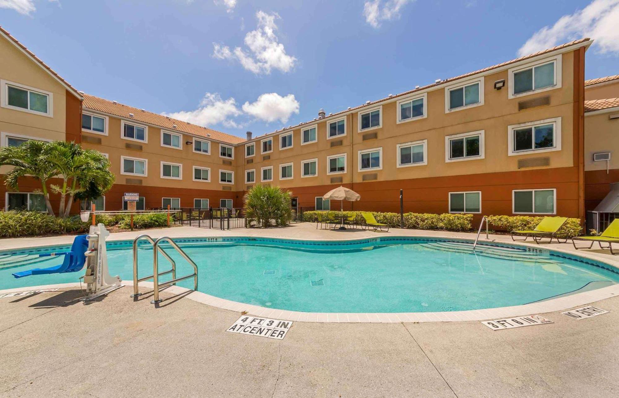 Hotel Extended America Premier - Miami - Airport - 2*