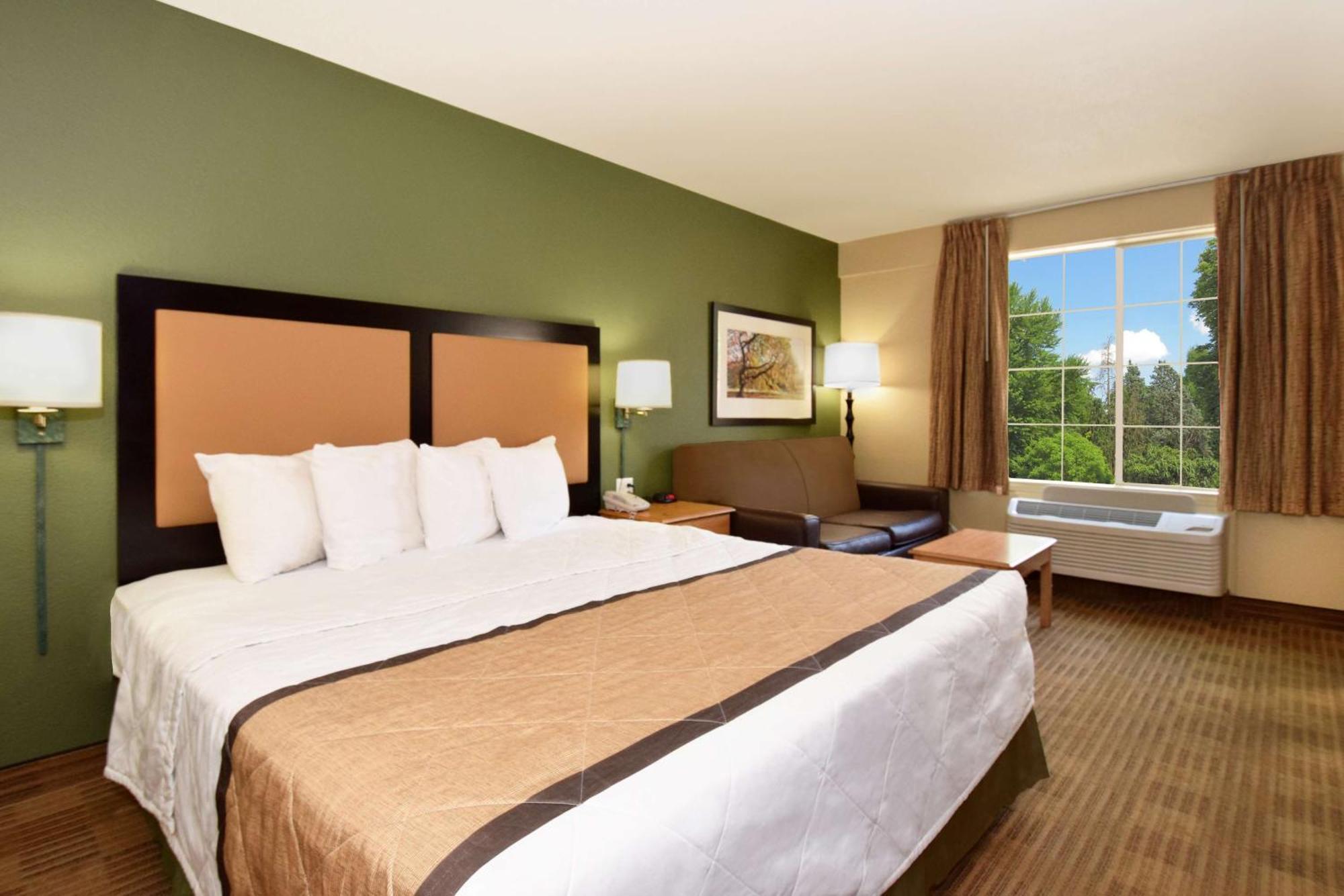 Extended America - - Commerce Hotel