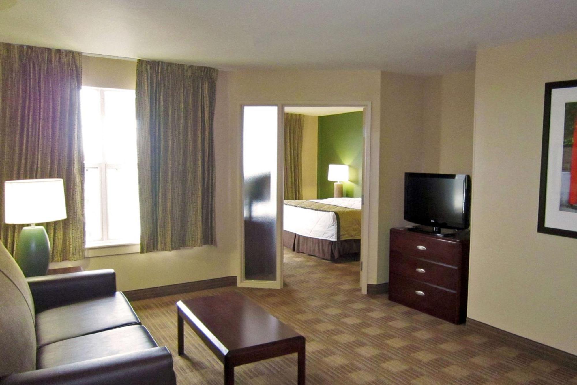 Extended America - - Deerwood Park Hotel 2*