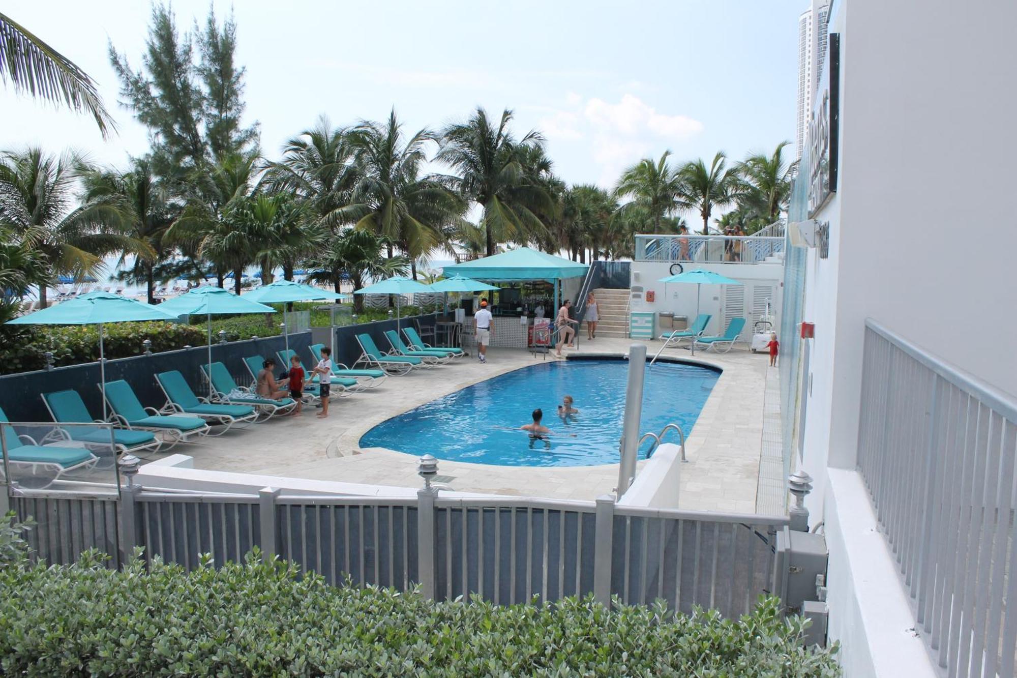 Marenas Sunny Isles Beach