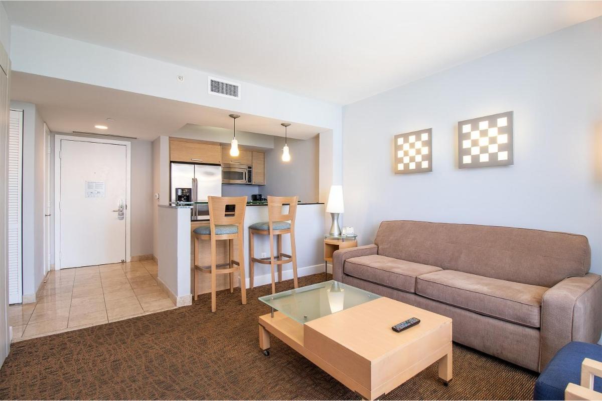 Marenas Sunny Isles Beach