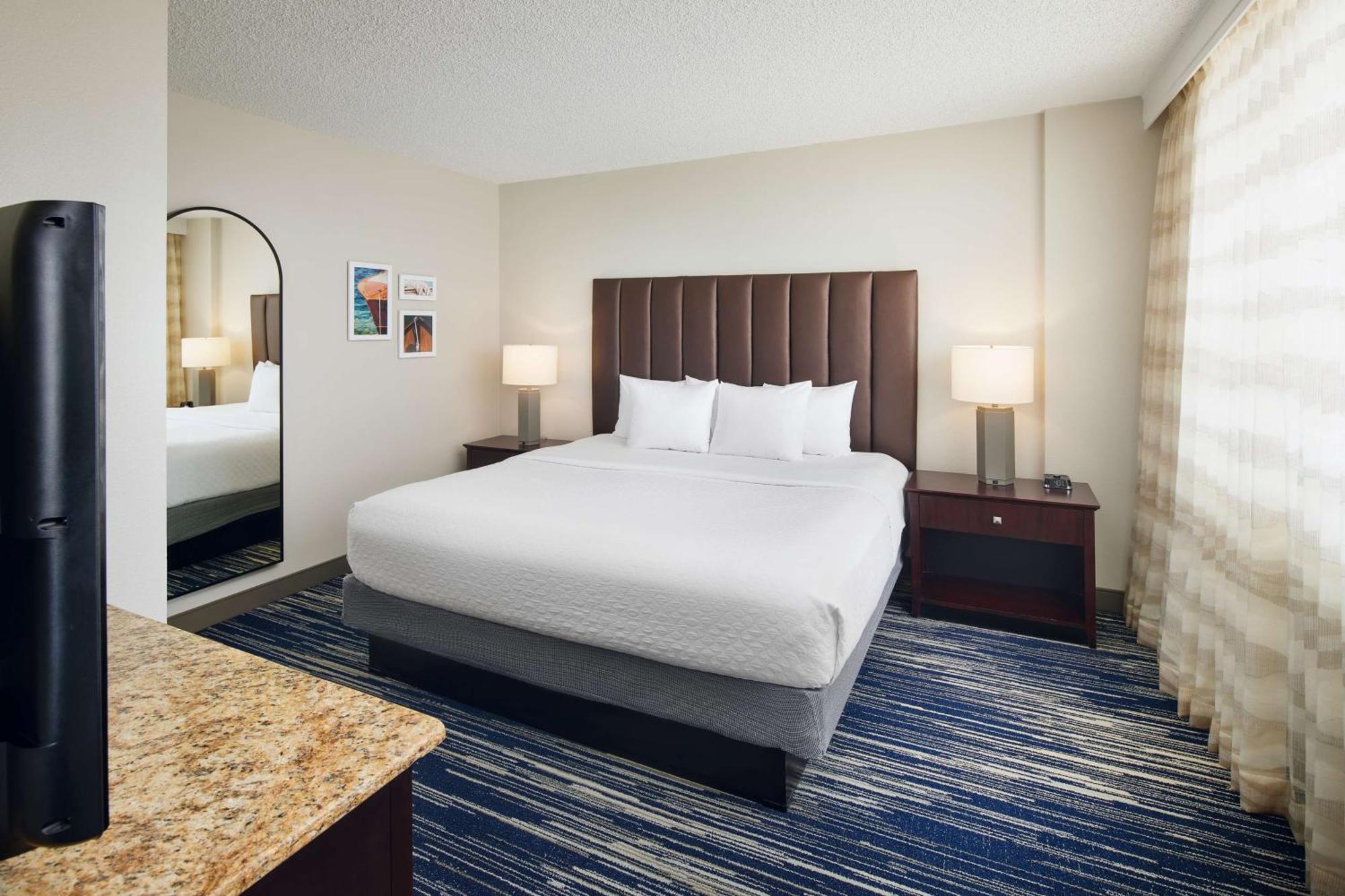Embassy By Hilton West Palm 4*