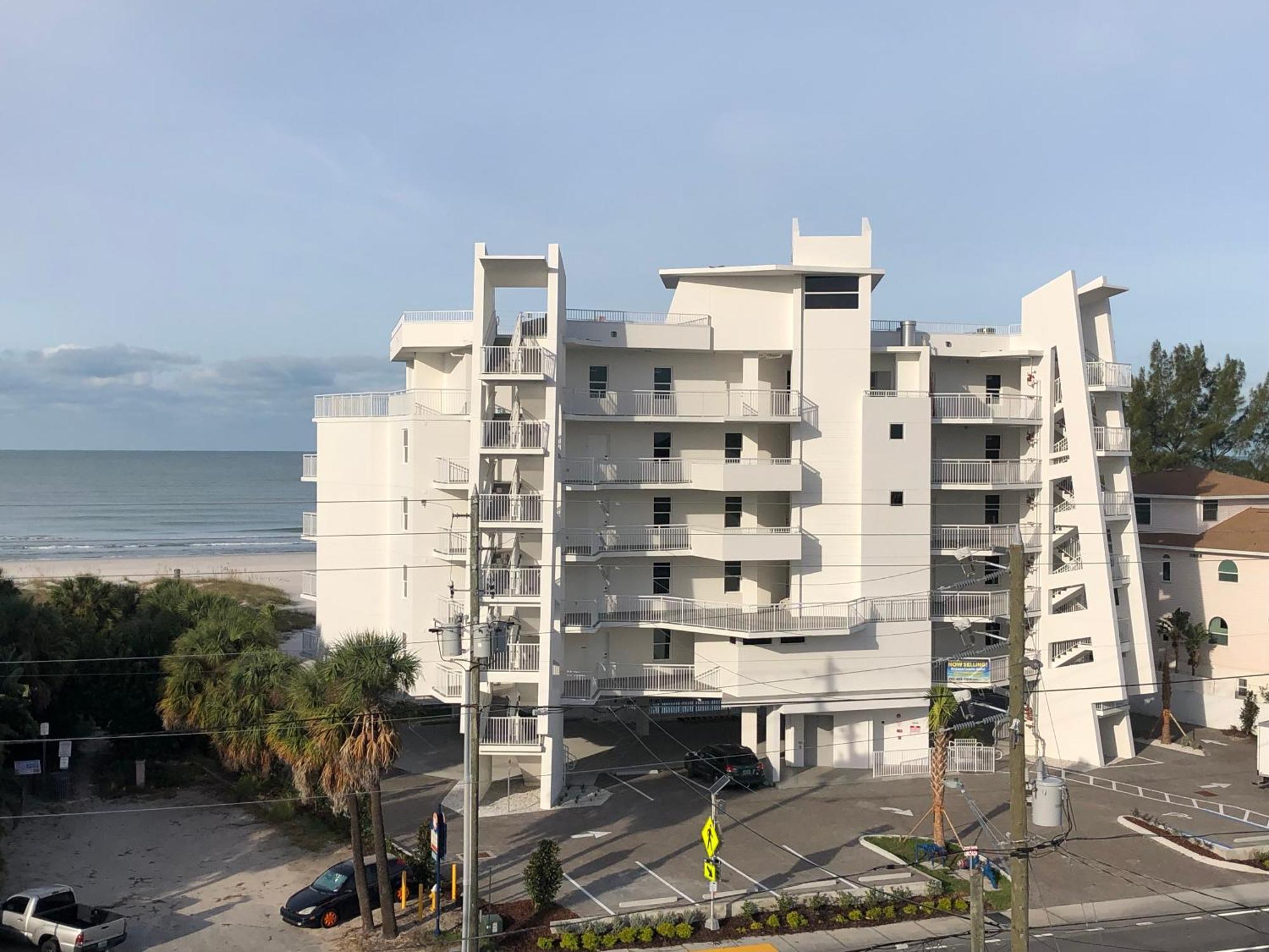 Provident Oceana Beachfront Aparthotel 4*
